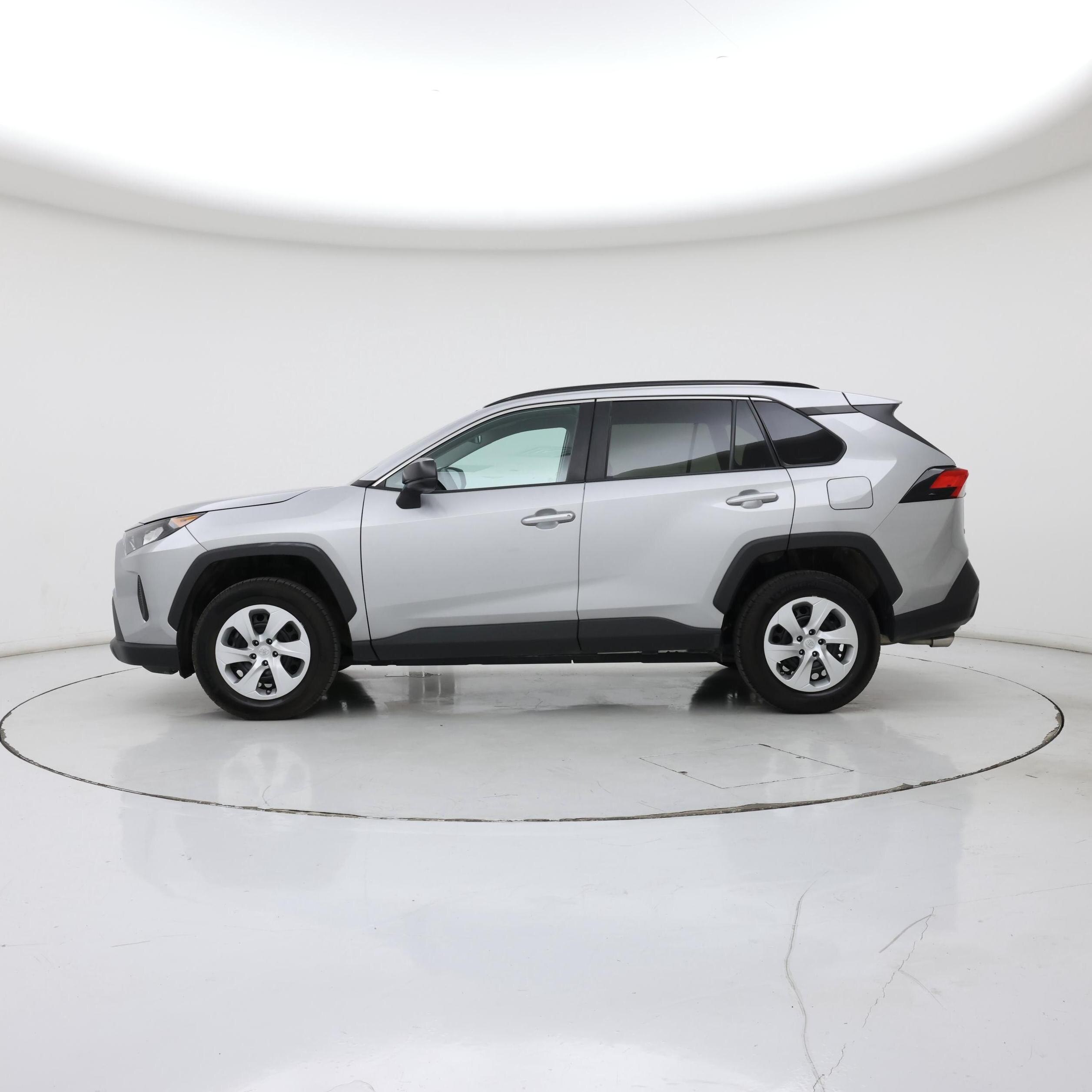 Thumbnail: 2021 Toyota RAV4 - 3