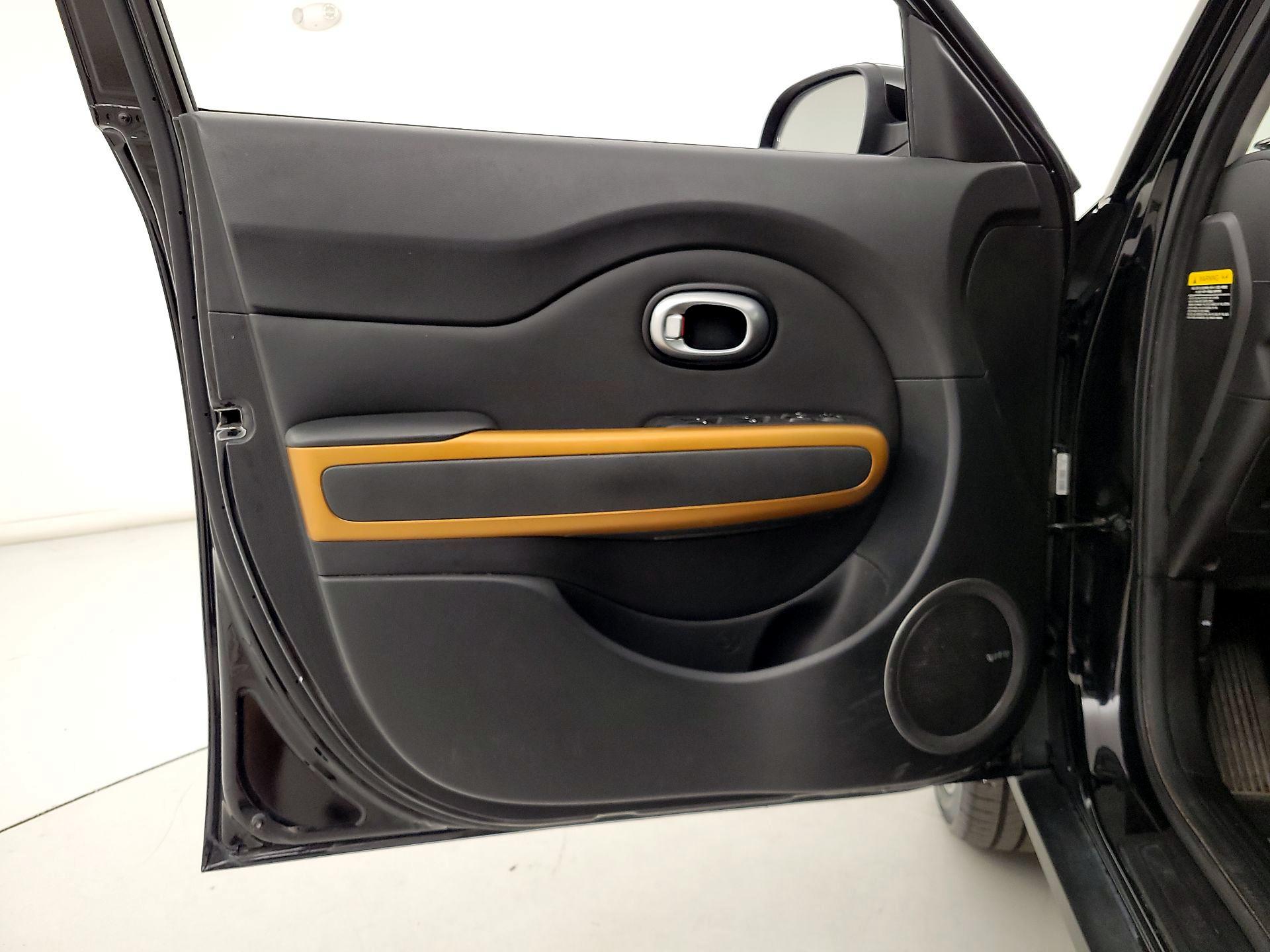 Thumbnail: 2016 Kia Soul - 12