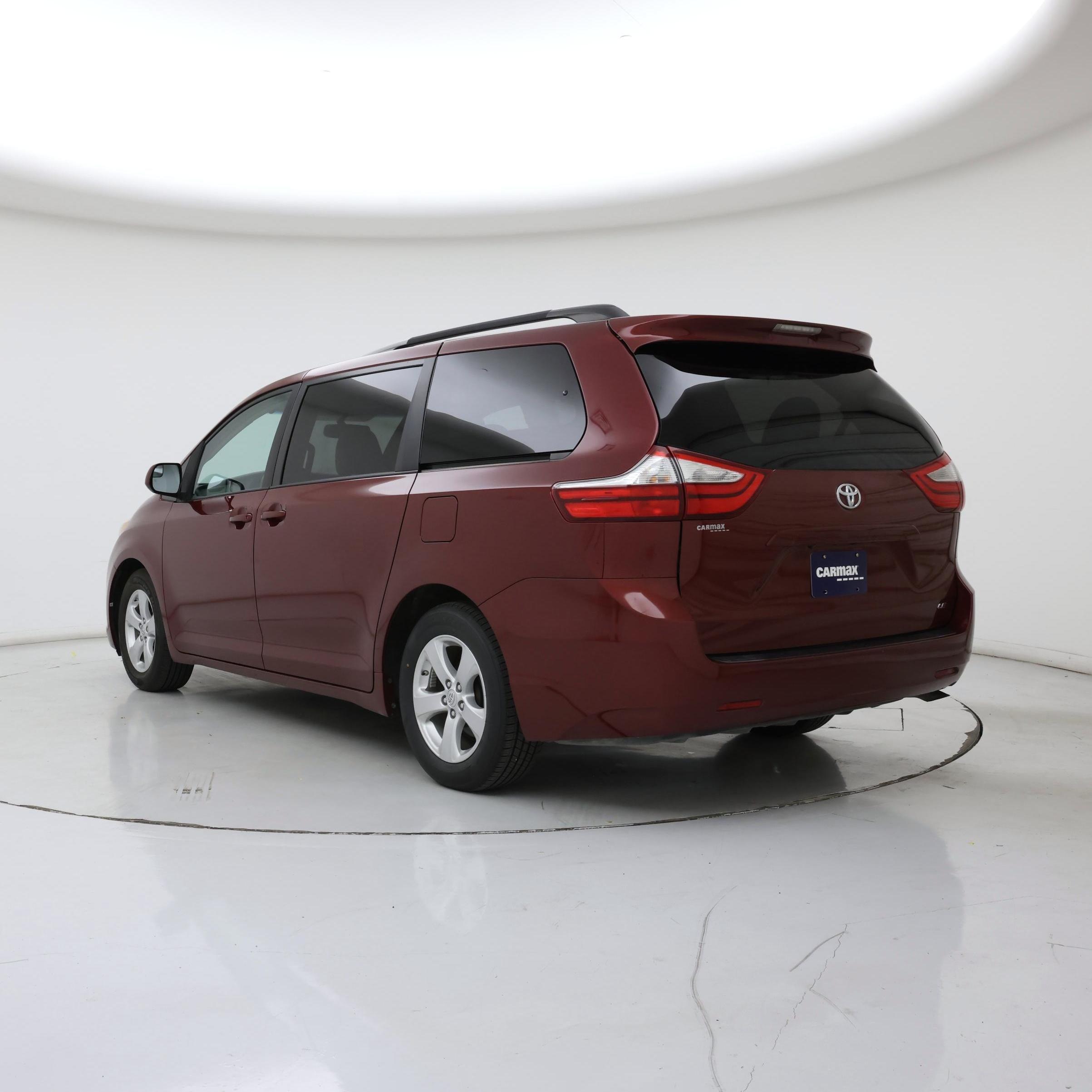 Thumbnail: 2016 Toyota Sienna - 2