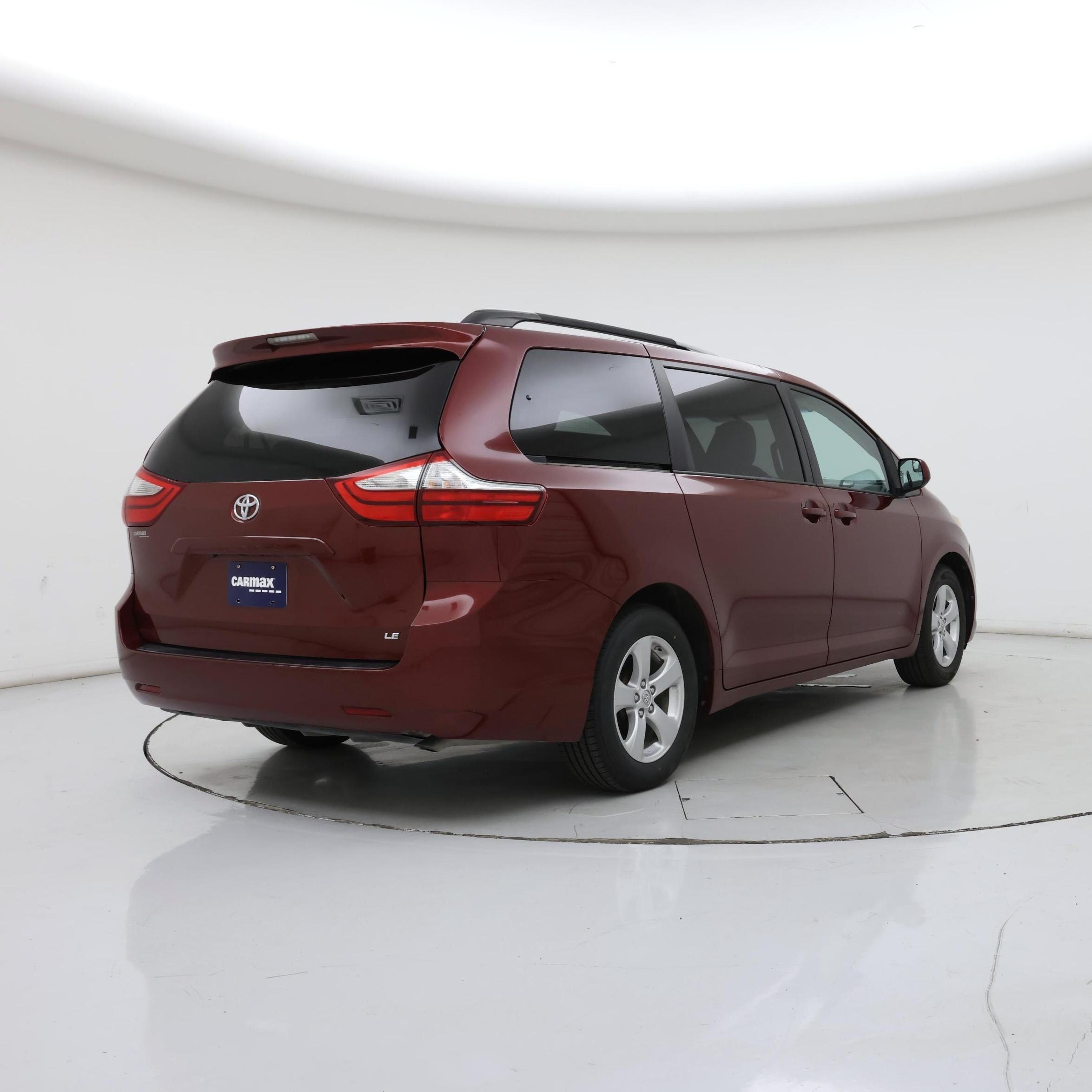 Thumbnail: 2016 Toyota Sienna - 8
