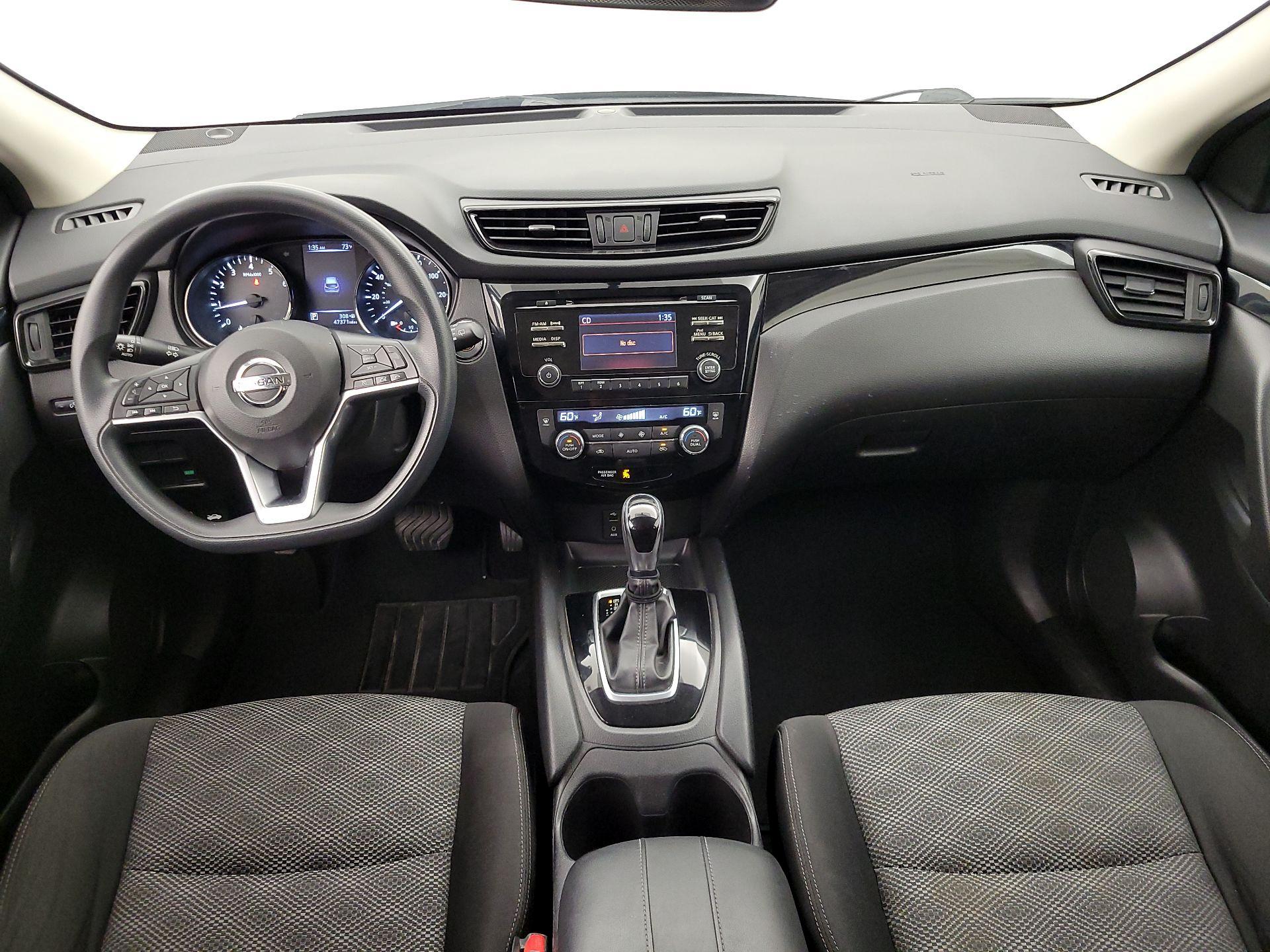 Thumbnail: 2017 Nissan Rogue Sport - 9