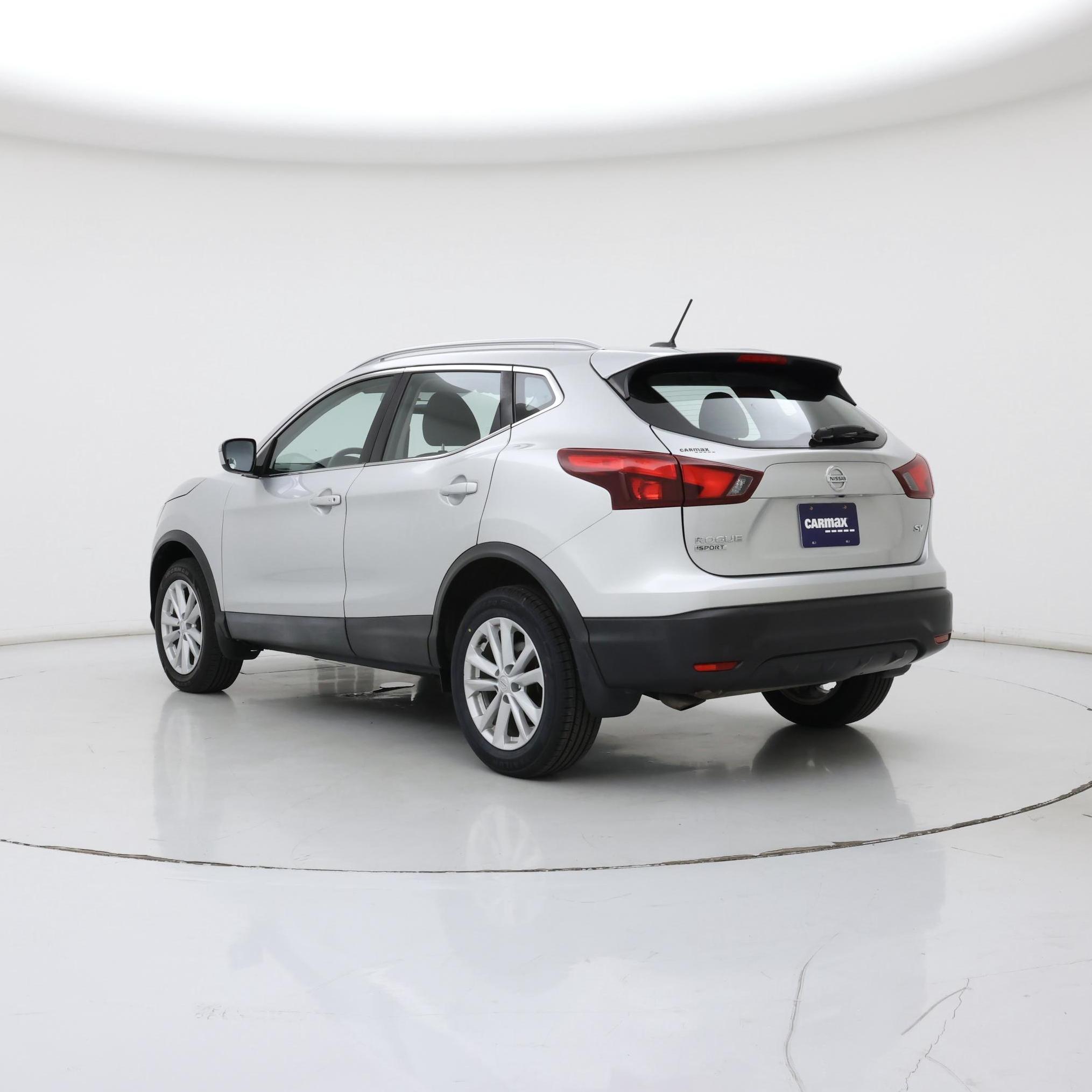 Thumbnail: 2017 Nissan Rogue Sport - 2