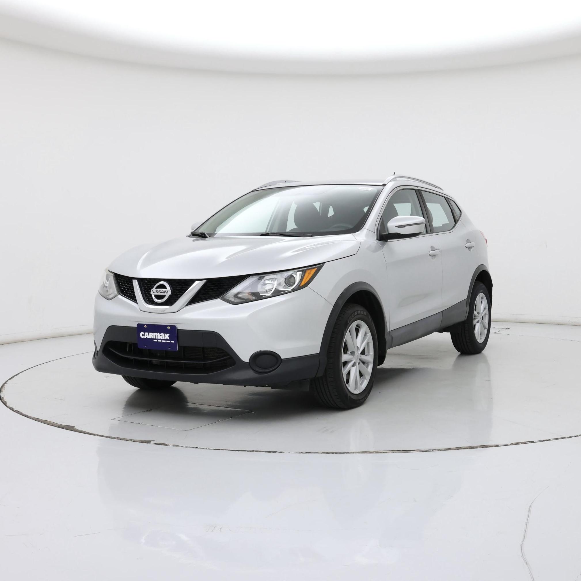 Thumbnail: 2017 Nissan Rogue Sport - 4