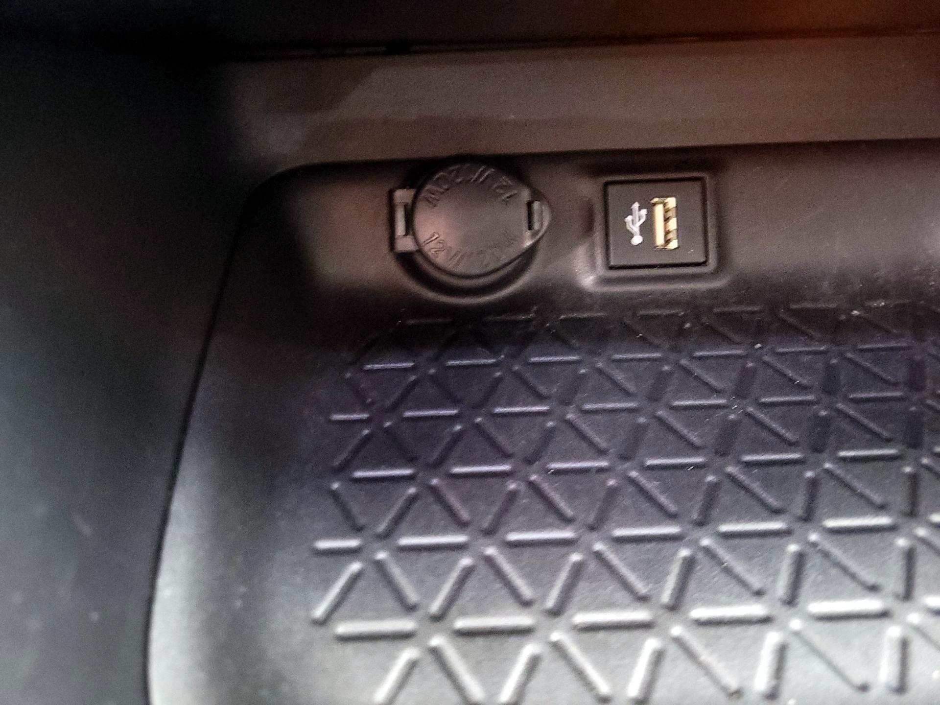 Thumbnail: 2023 Toyota RAV4 - 18