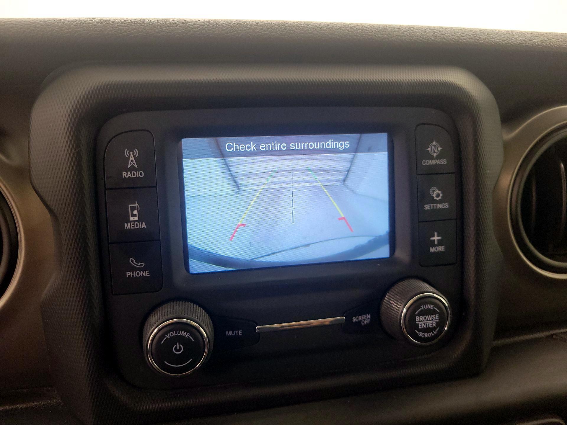 Thumbnail: 2019 Jeep Wrangler - 14