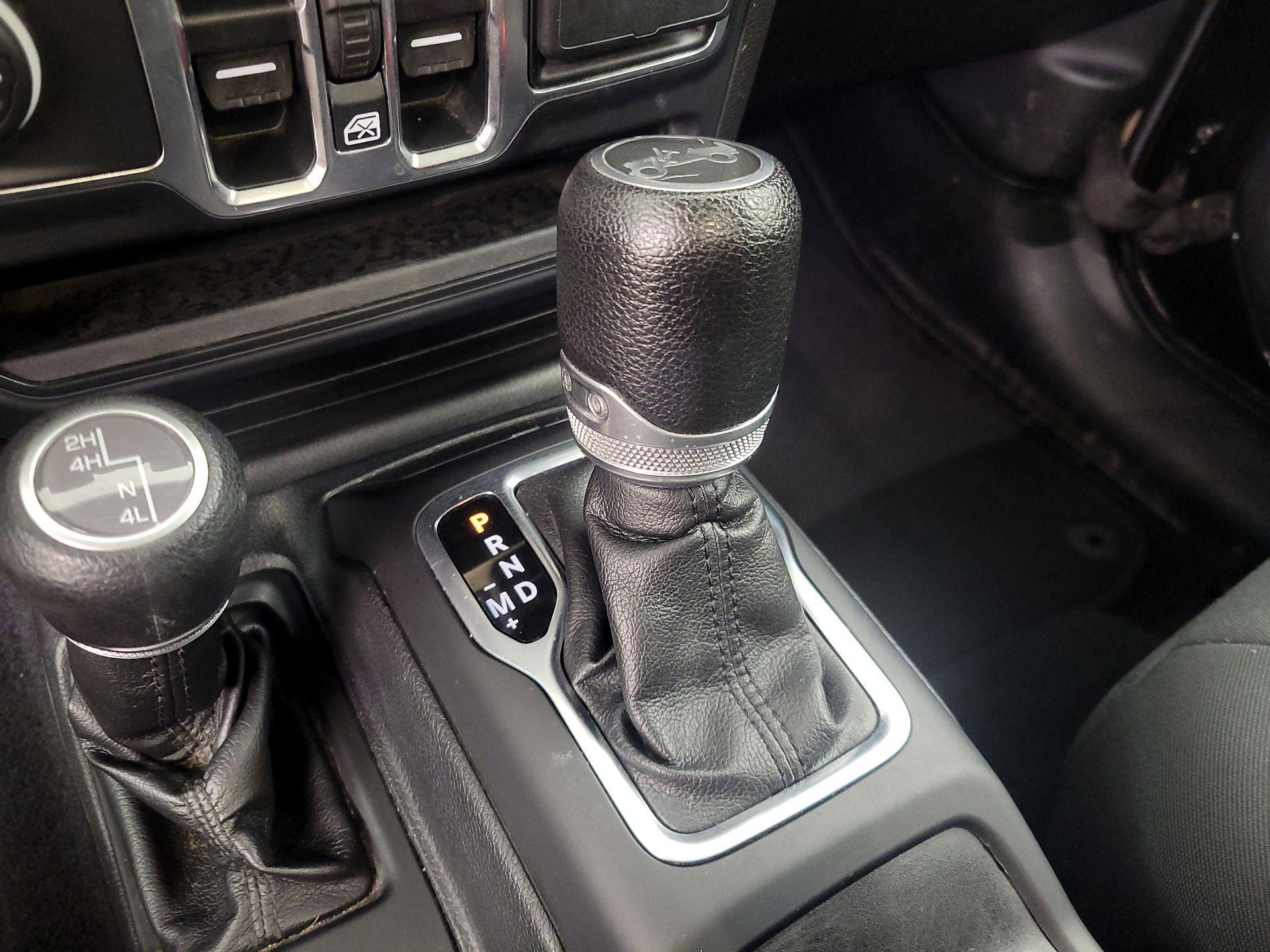Thumbnail: 2019 Jeep Wrangler - 17