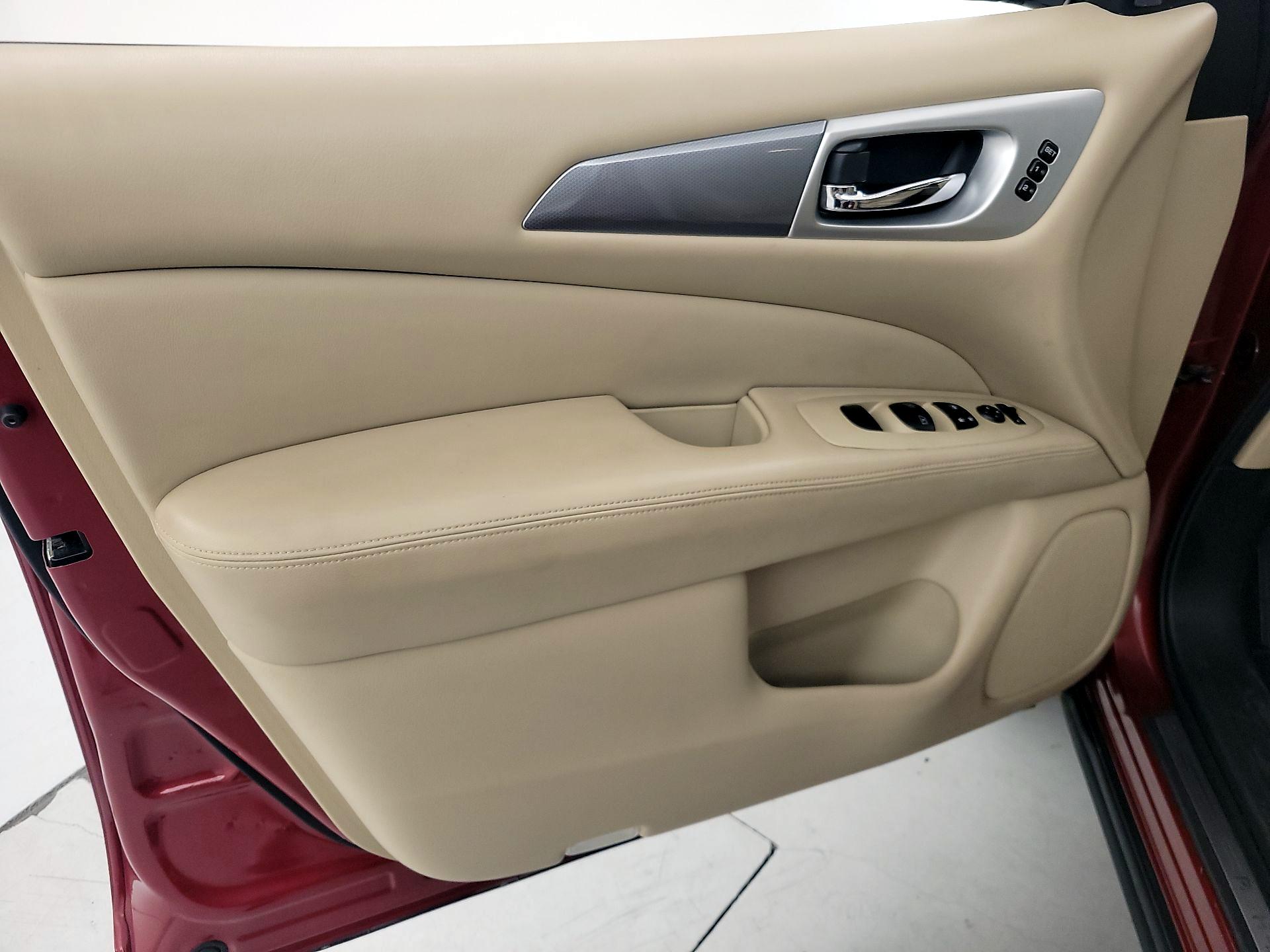 Thumbnail: 2018 Nissan Pathfinder - 11