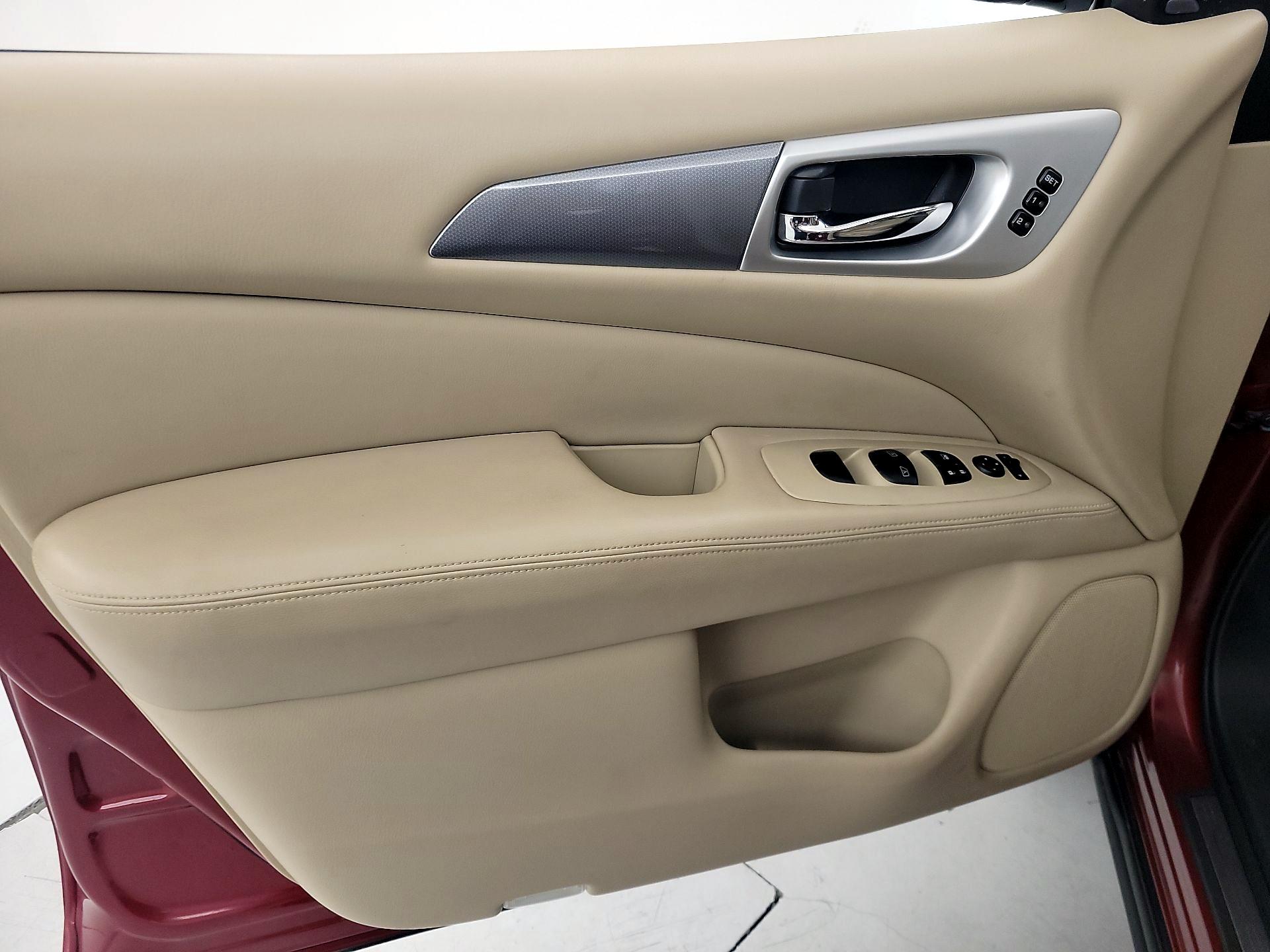 Thumbnail: 2018 Nissan Pathfinder - 12