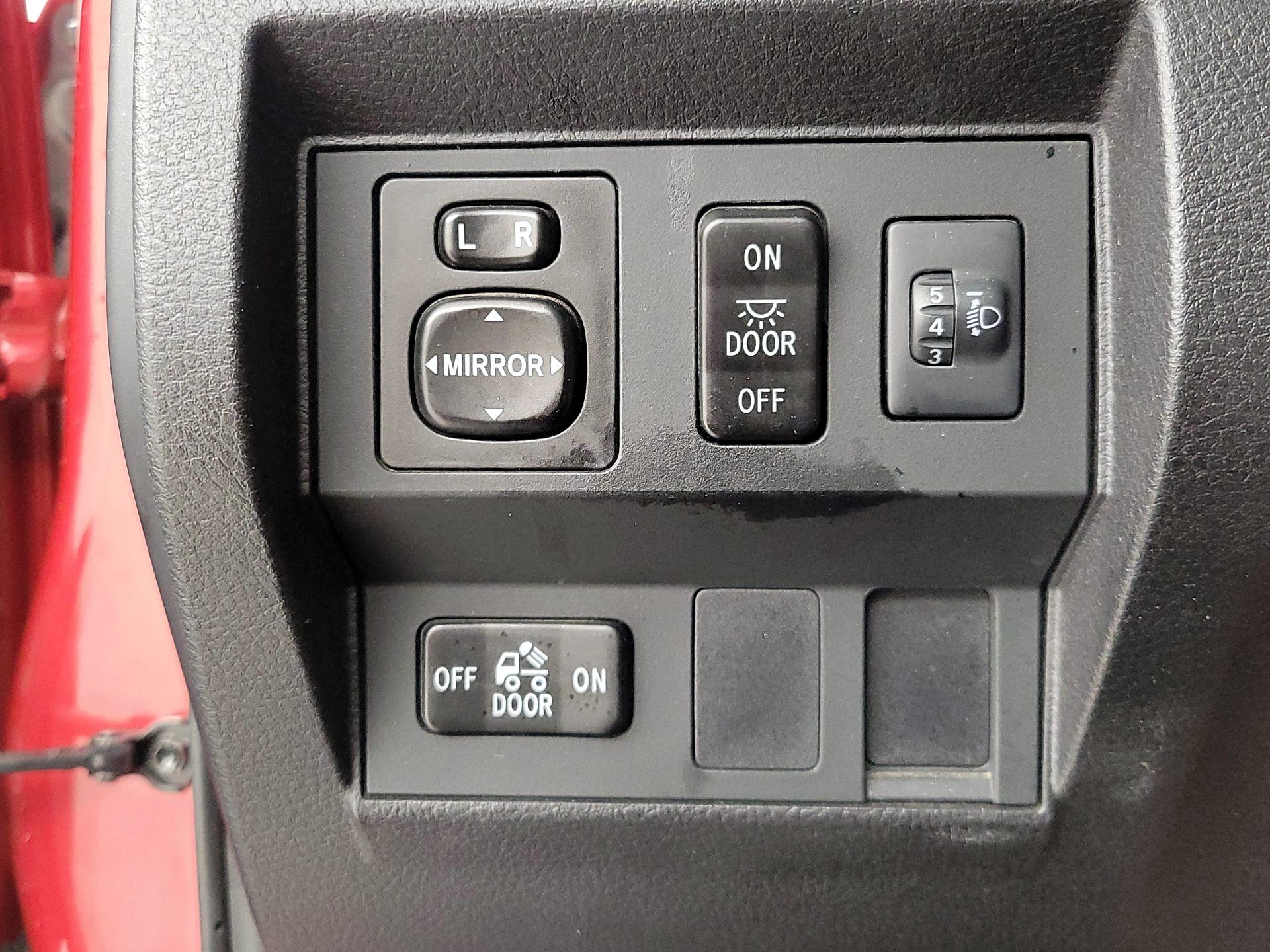 Thumbnail: 2014 Toyota Tundra - 13