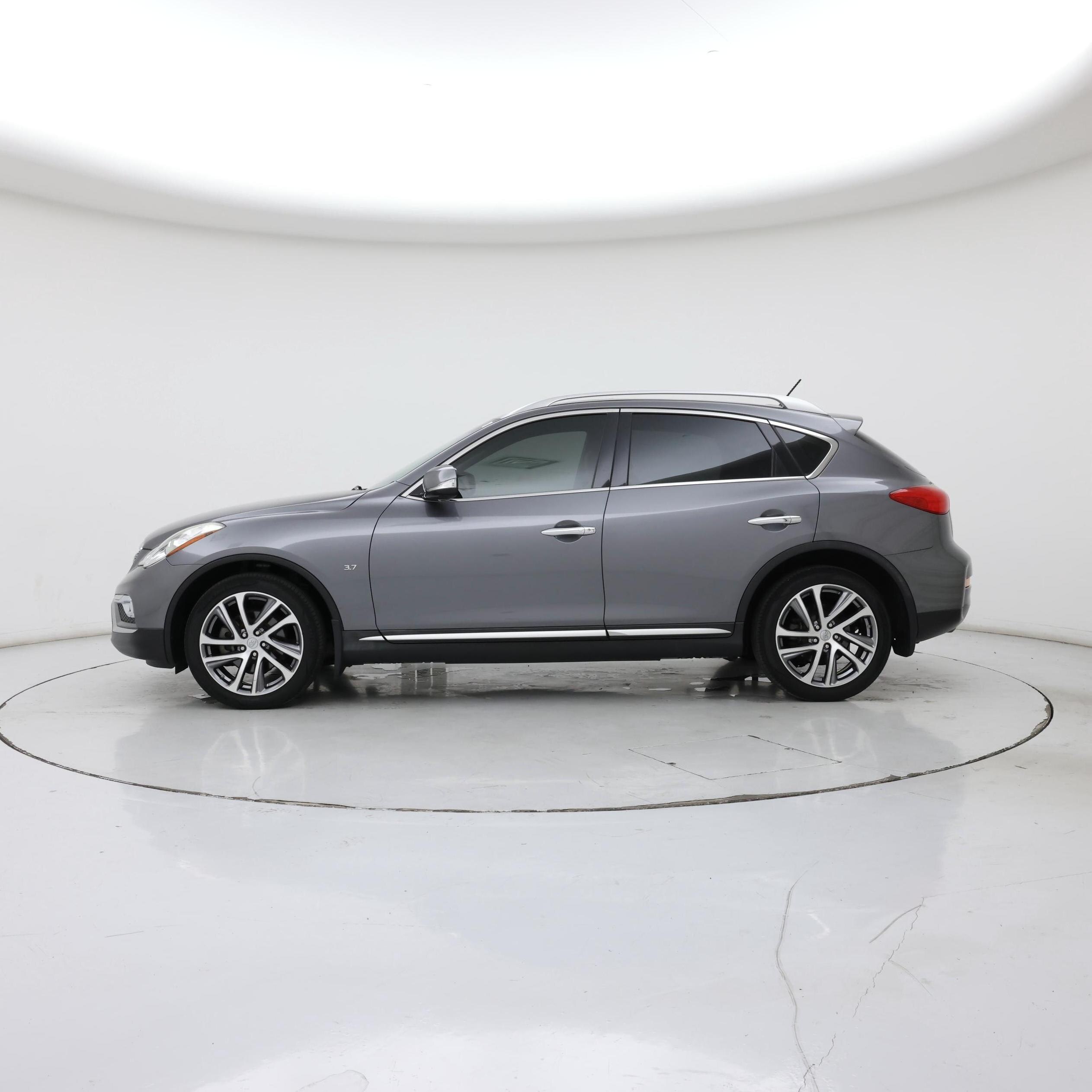 Thumbnail: 2016 INFINITI QX50 - 3