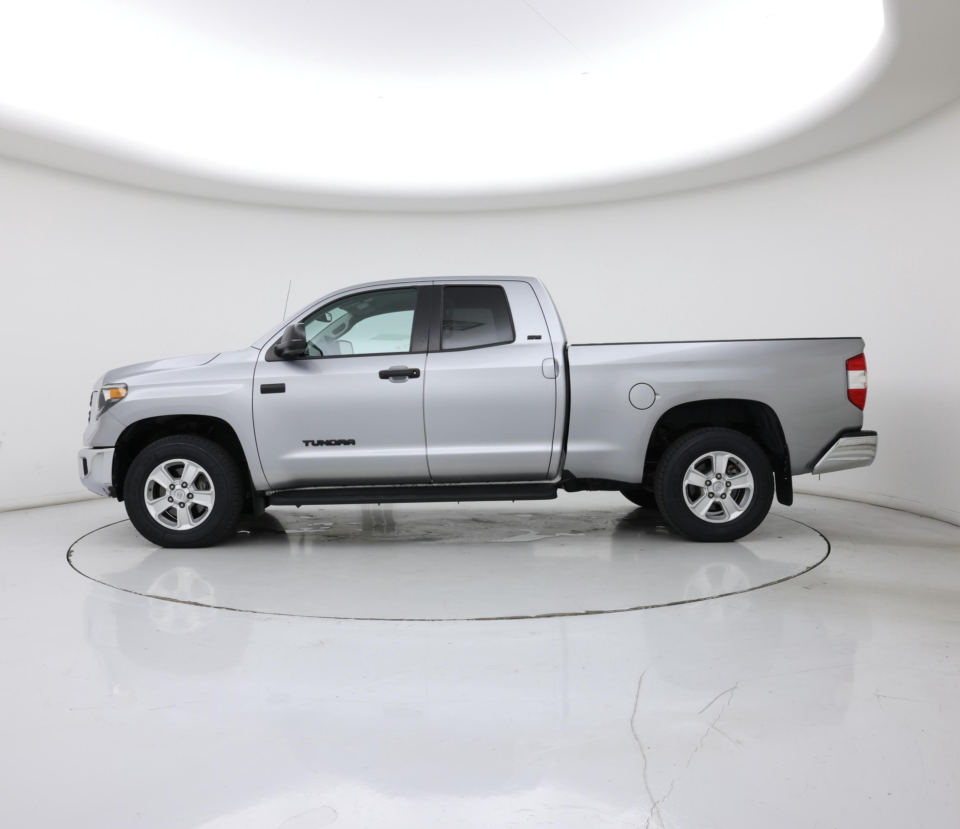 Thumbnail: 2019 Toyota Tundra - 3