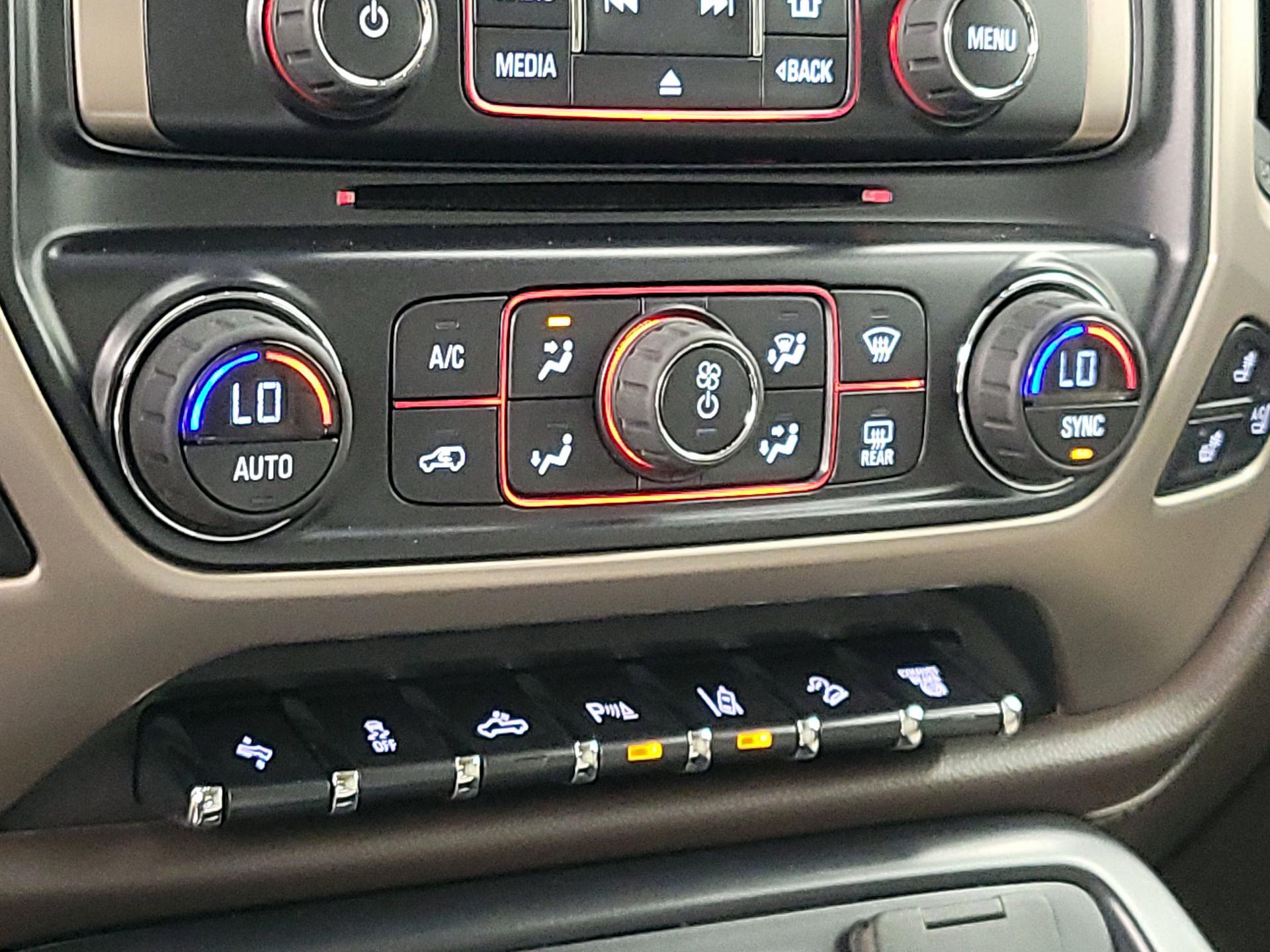 Thumbnail: 2015 GMC Sierra 2500 - 17