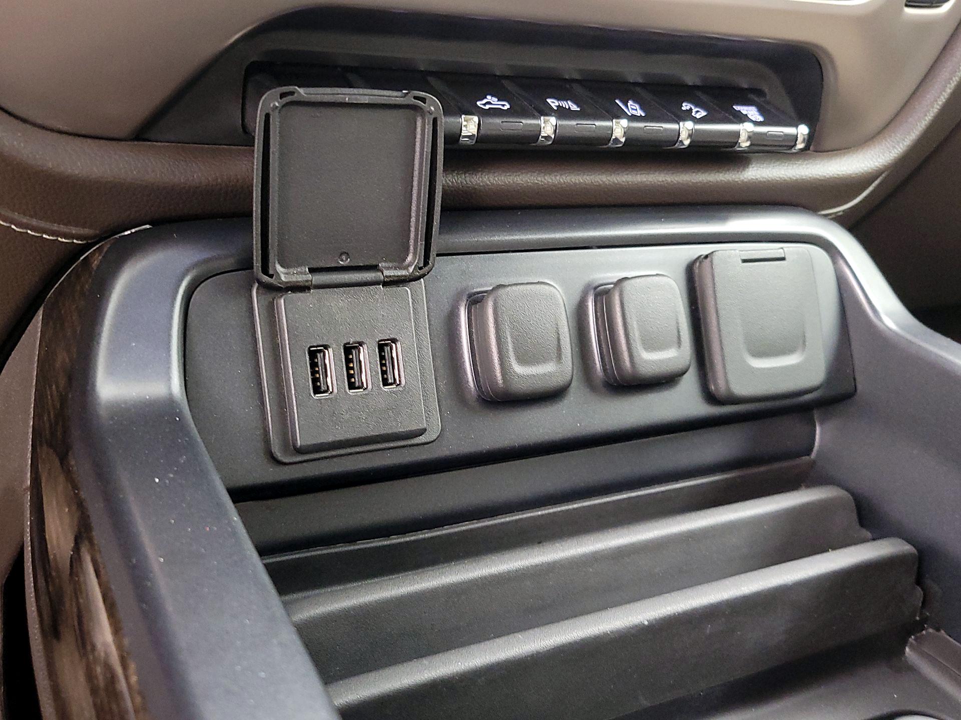 Thumbnail: 2015 GMC Sierra 2500 - 19
