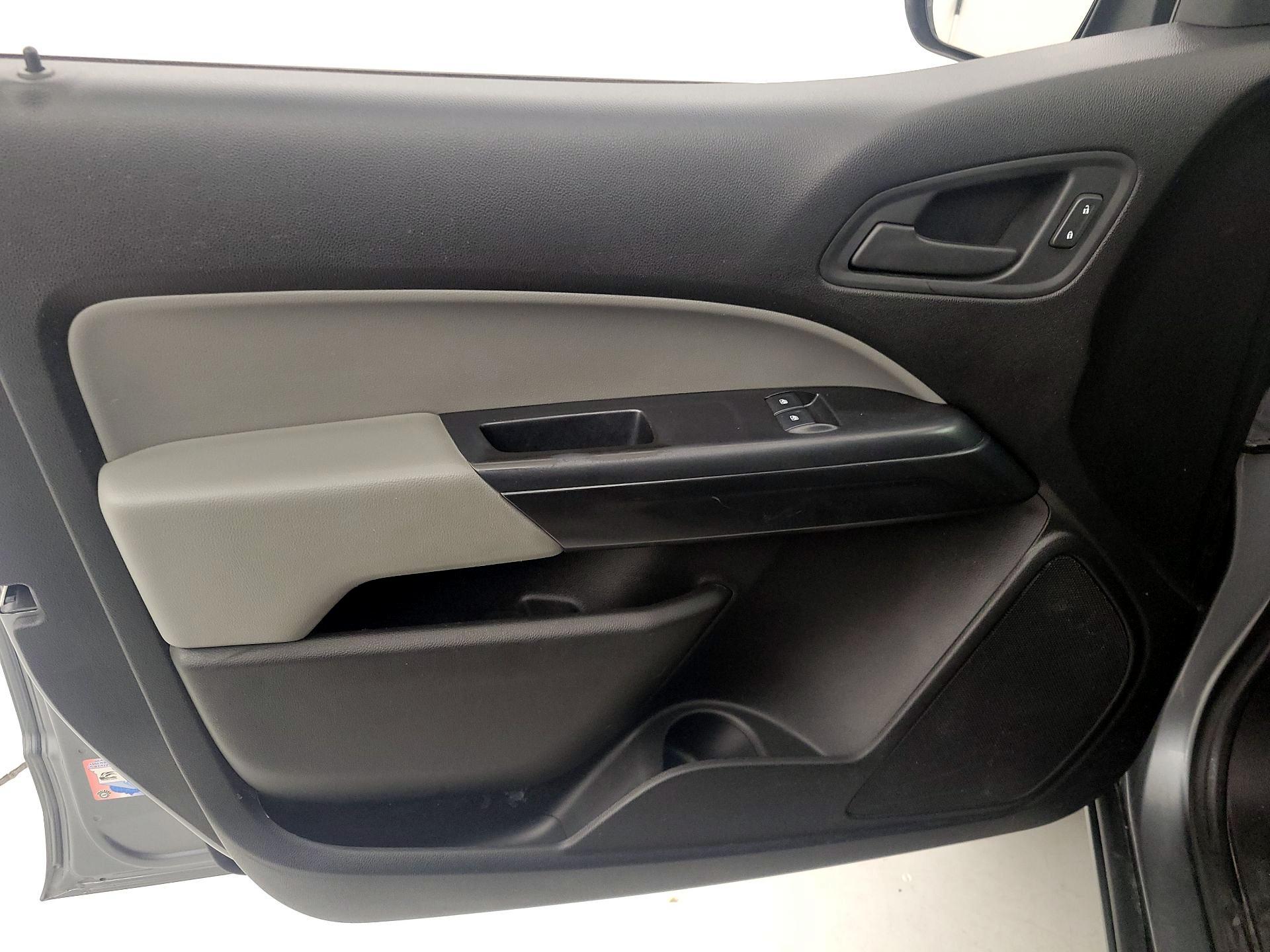 Thumbnail: 2018 Chevrolet Colorado - 12