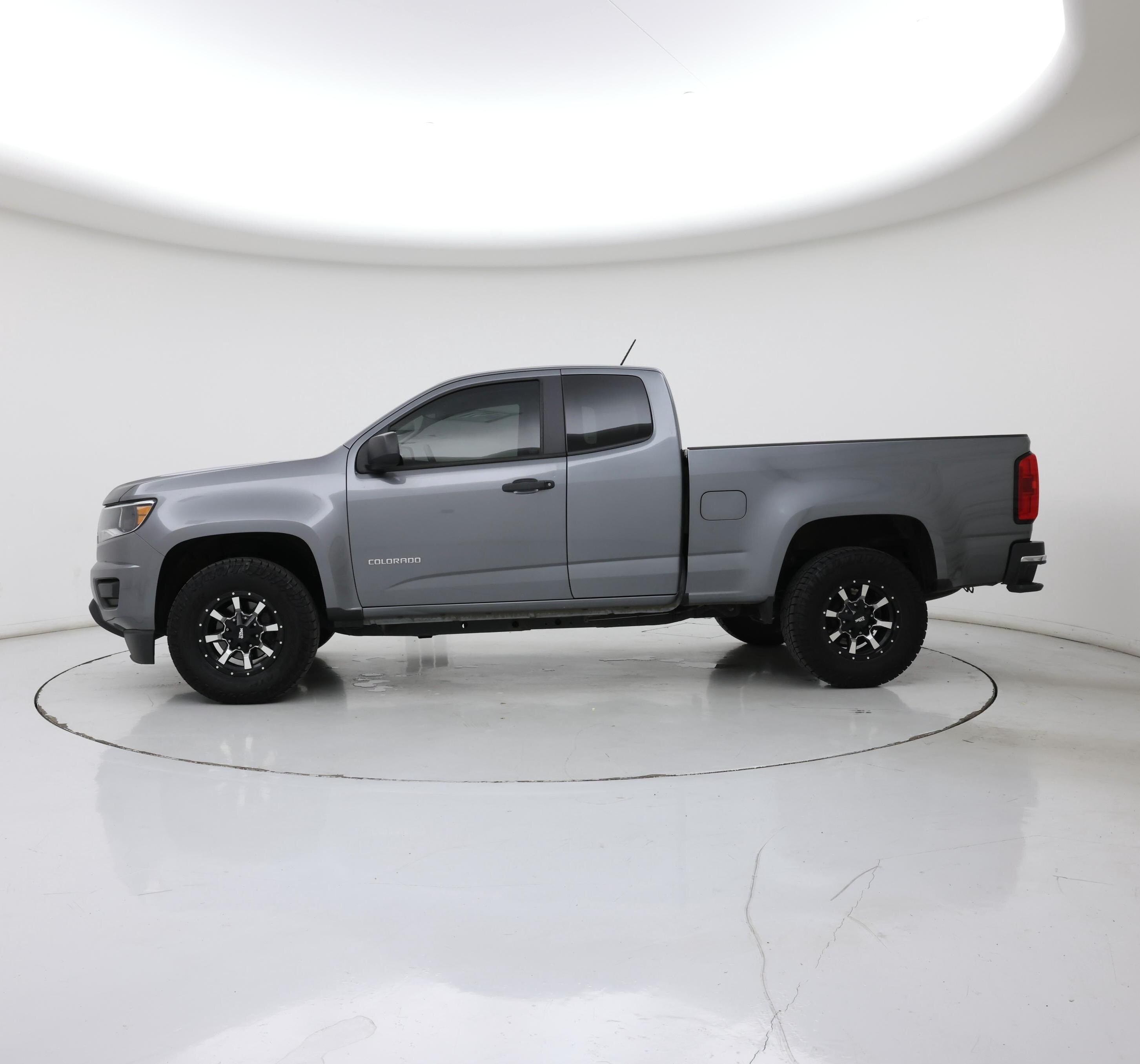 Thumbnail: 2018 Chevrolet Colorado - 3
