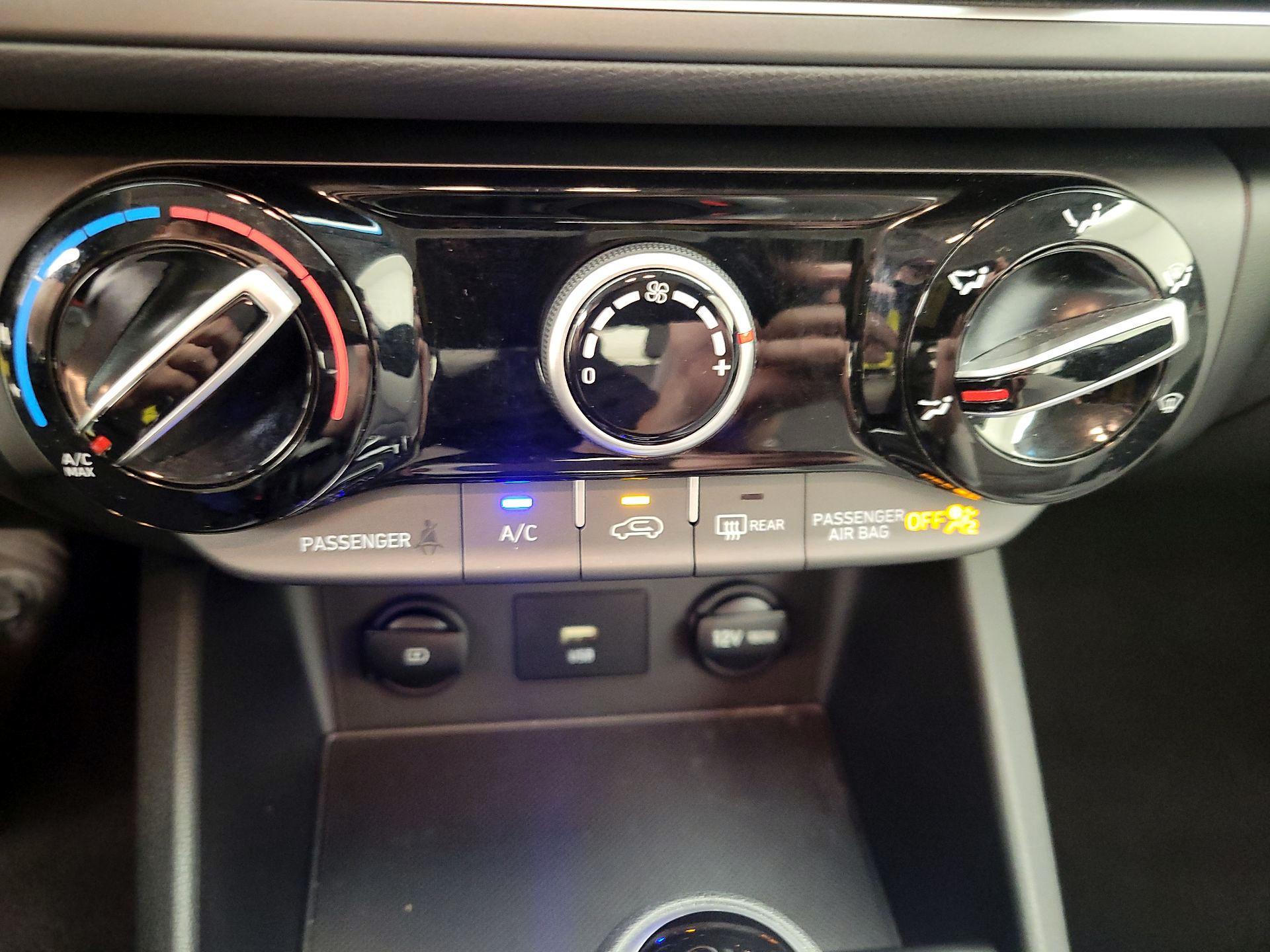 Thumbnail: 2022 Hyundai Kona - 16