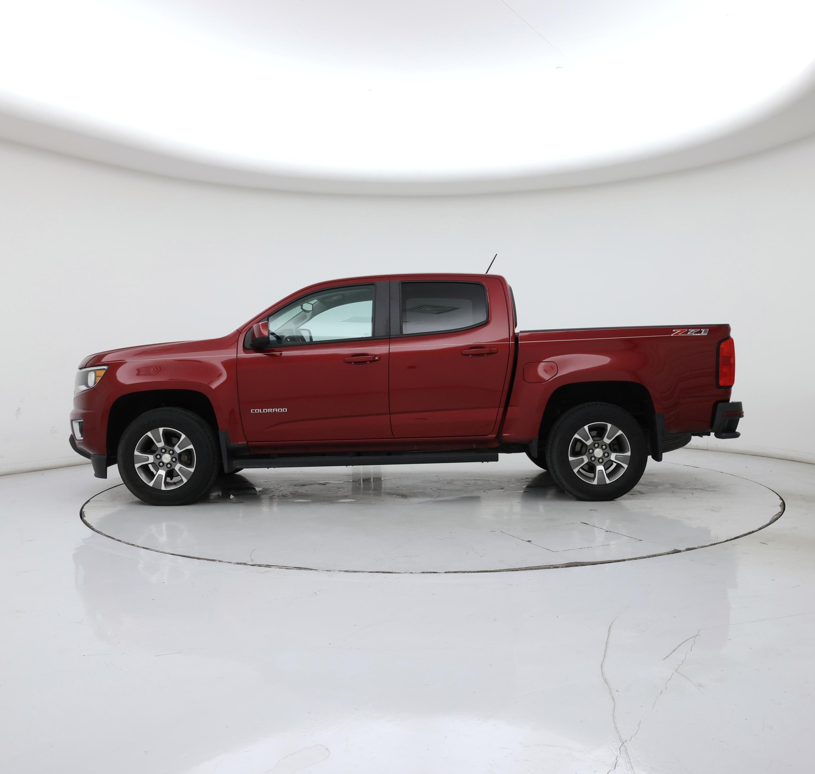 Thumbnail: 2017 Chevrolet Colorado - 3