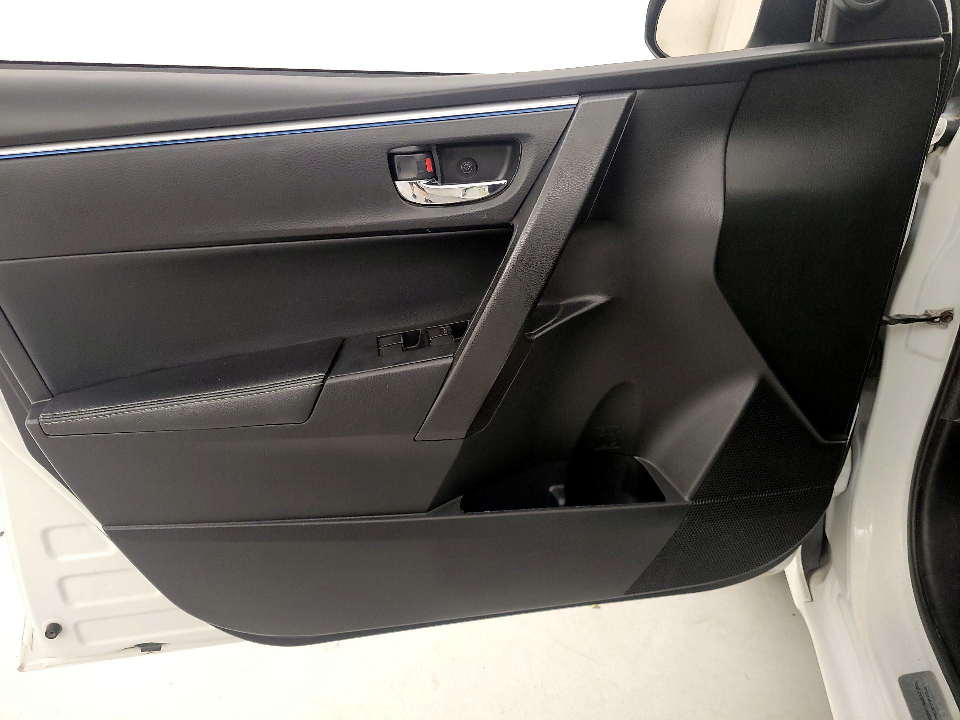 Thumbnail: 2016 Toyota Corolla - 12