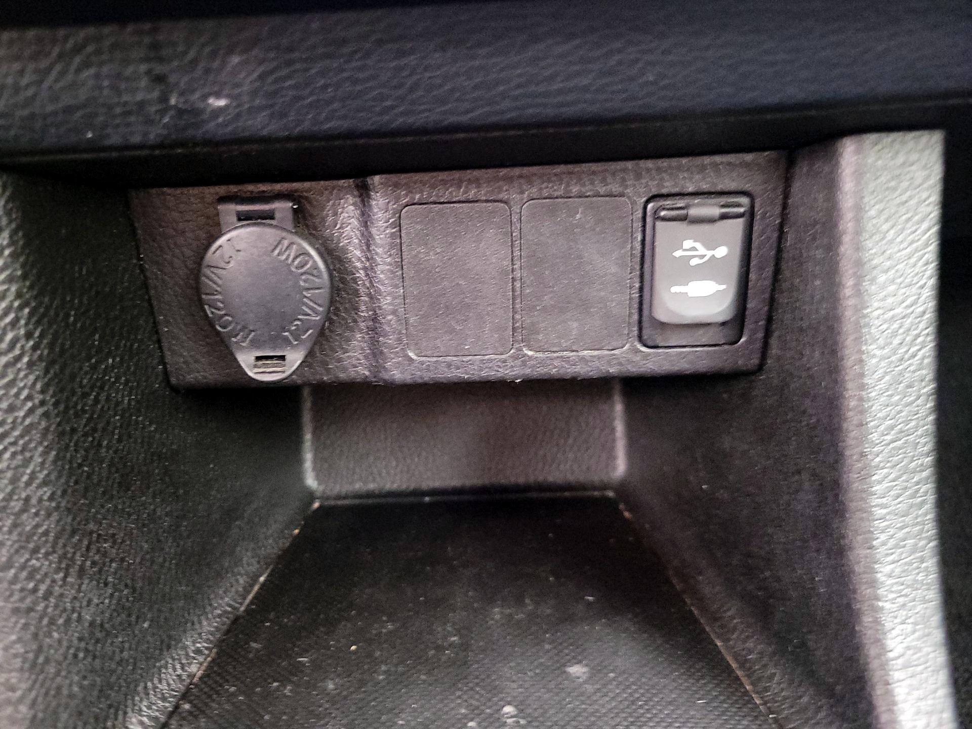 Thumbnail: 2016 Toyota Corolla - 18