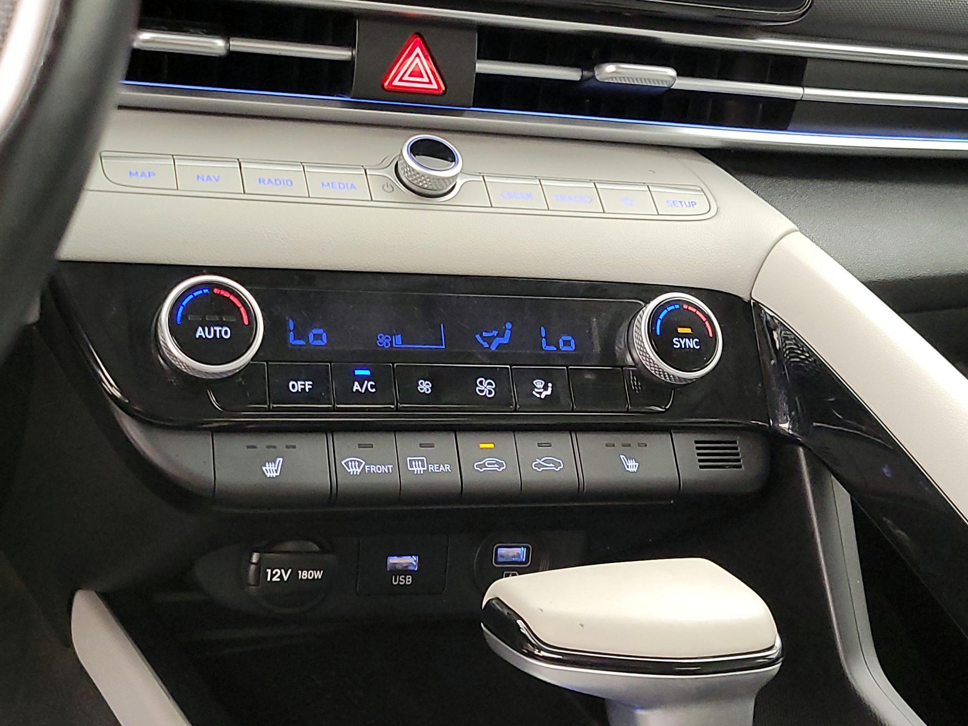 Thumbnail: 2023 Hyundai Elantra - 17