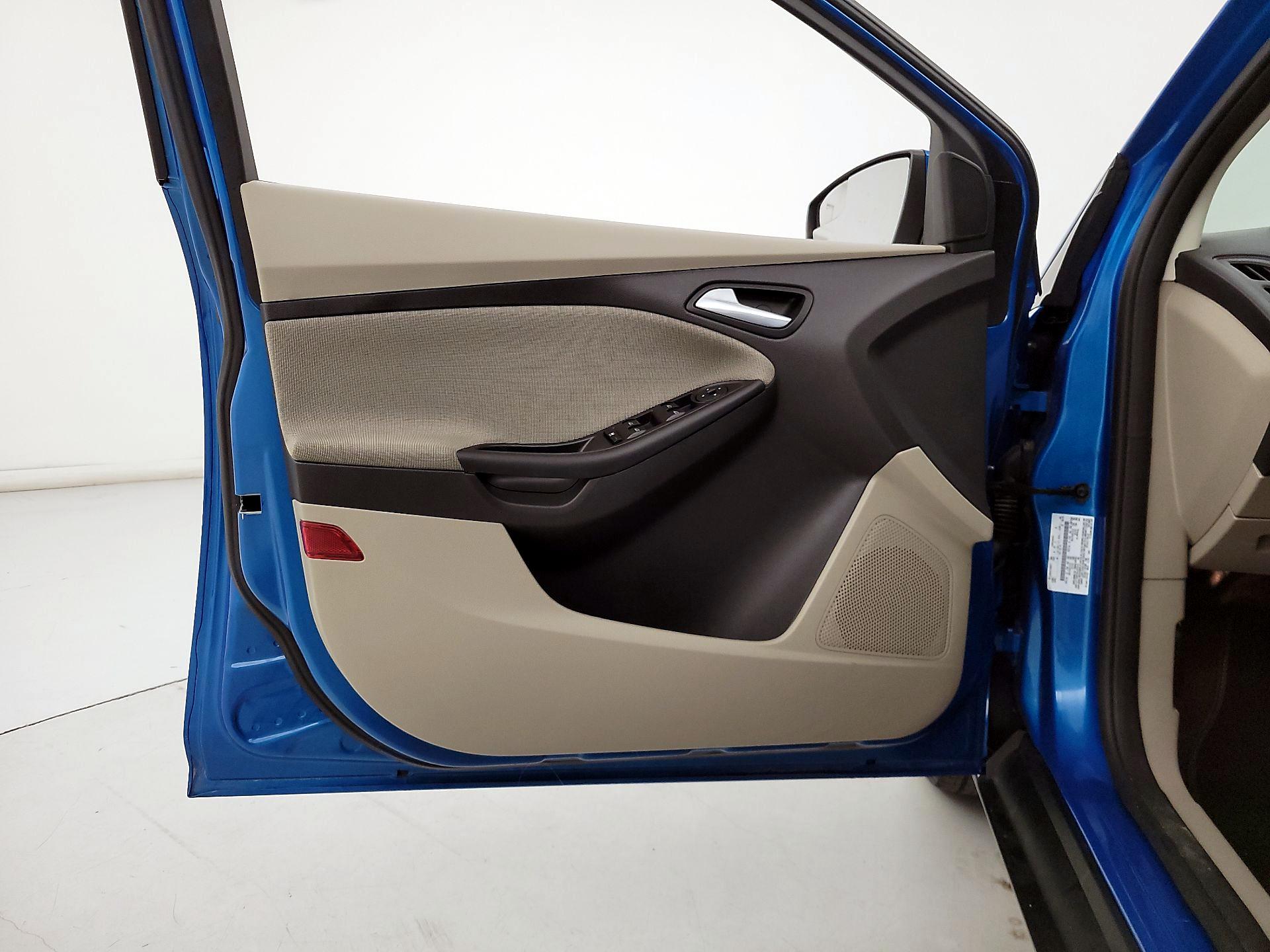 Thumbnail: 2014 Ford Focus - 12