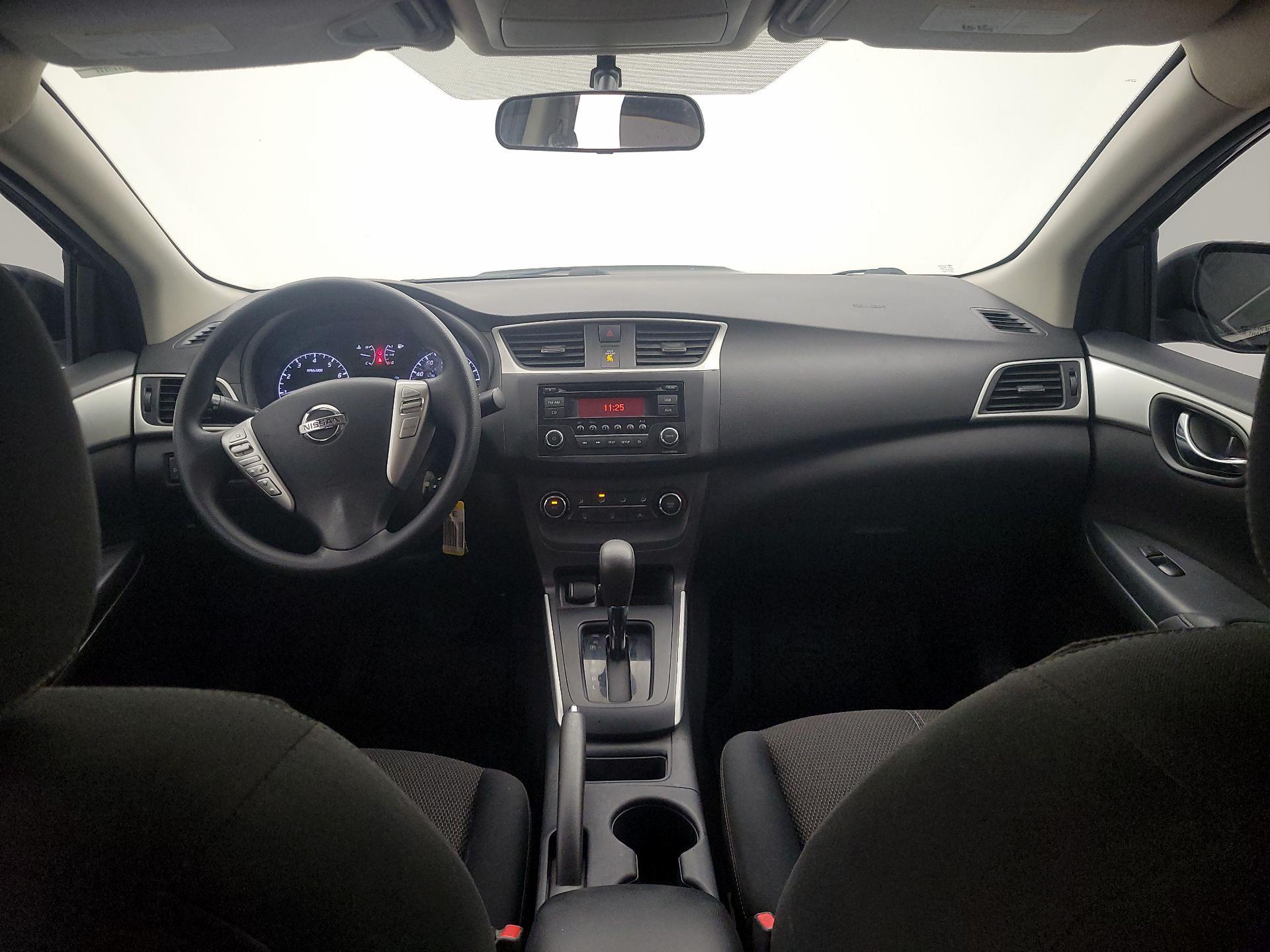 Thumbnail: 2017 Nissan Sentra - 9