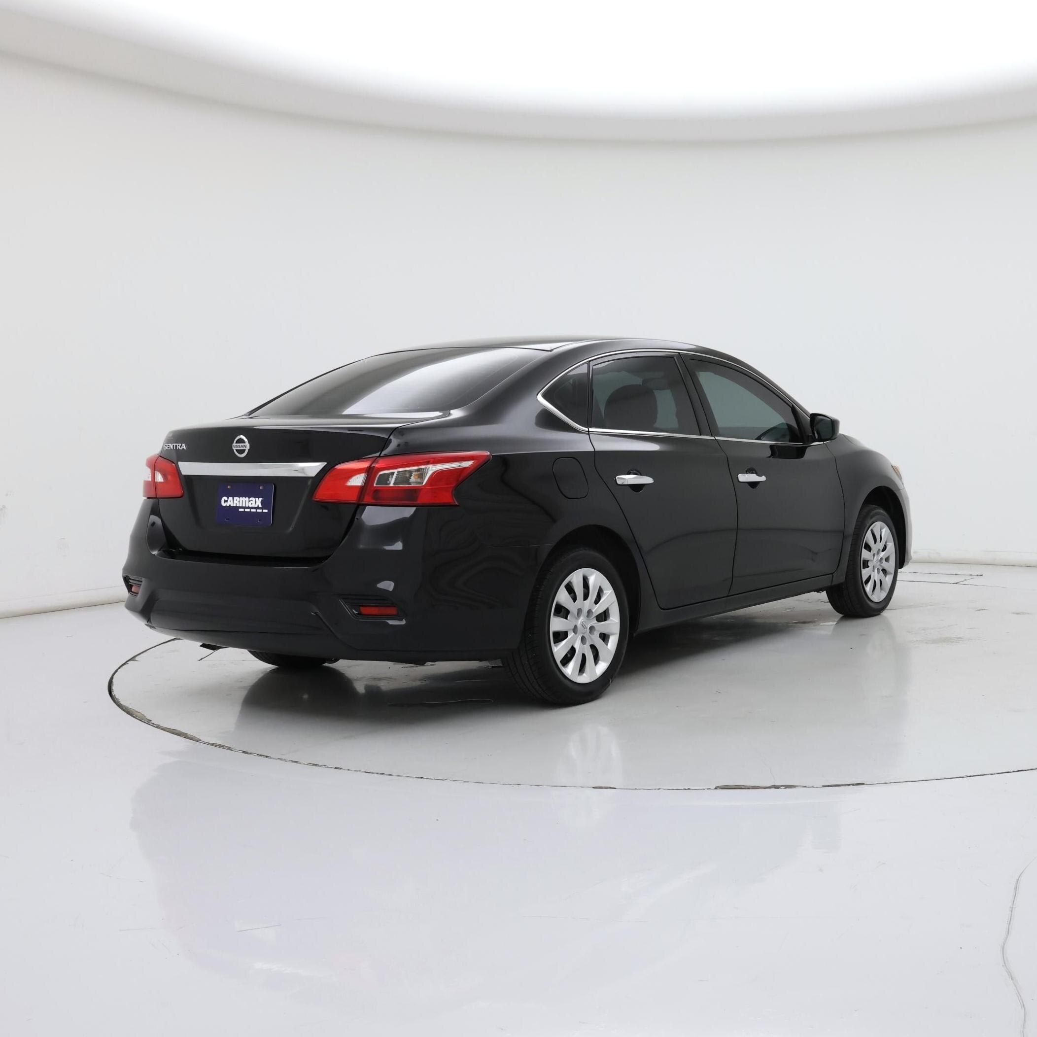 Thumbnail: 2017 Nissan Sentra - 8