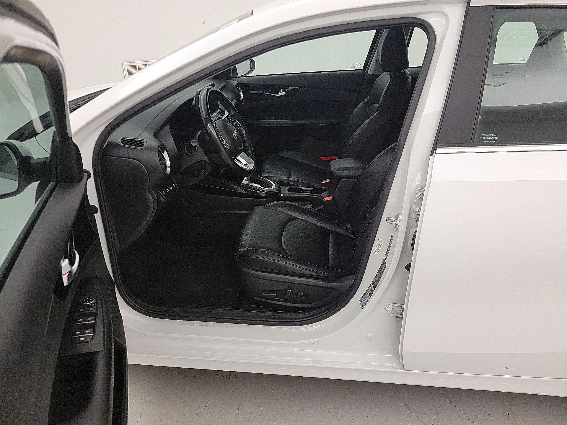 Thumbnail: 2021 Kia Forte - 11