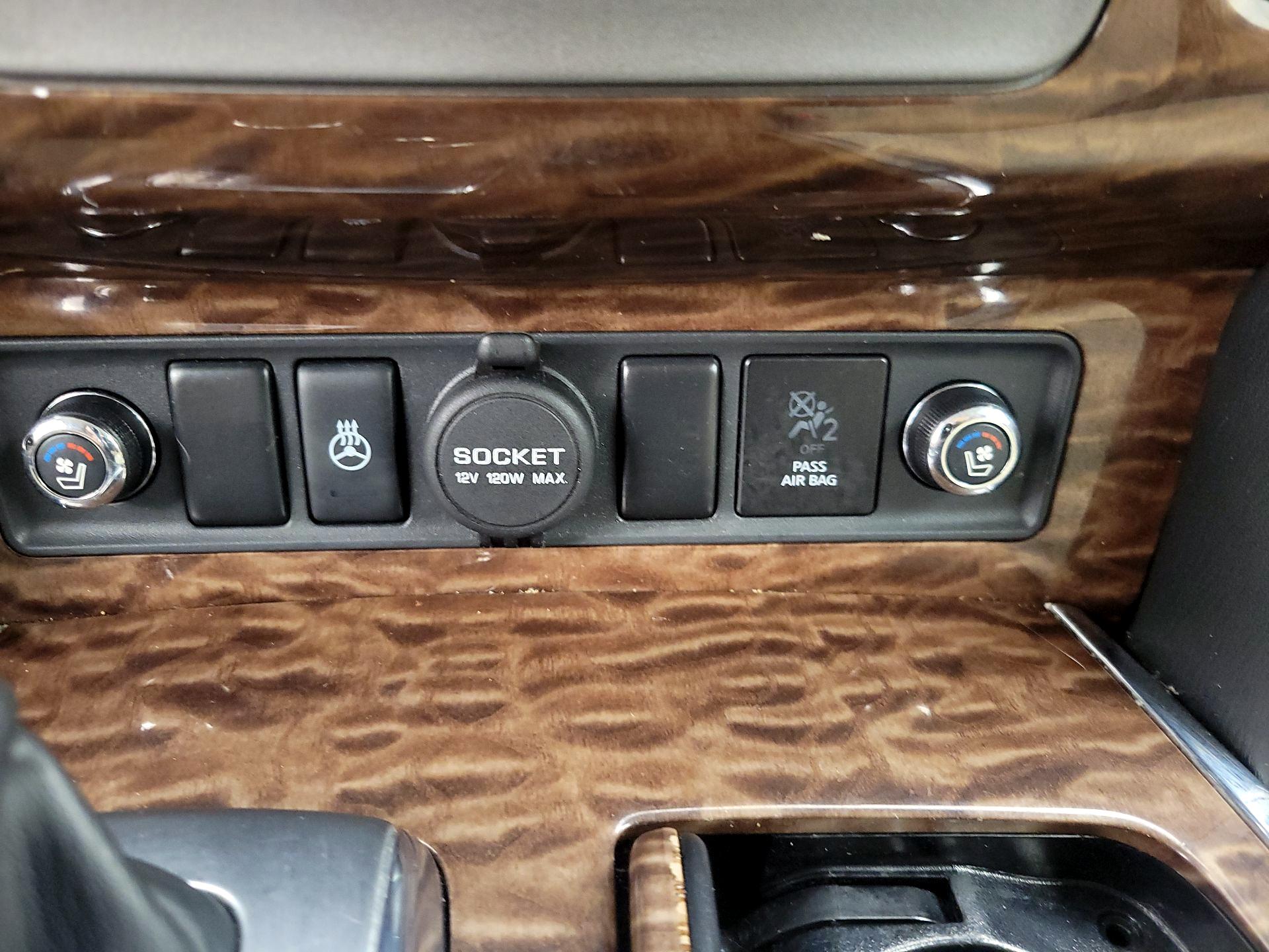 Thumbnail: 2017 Nissan Armada - 19