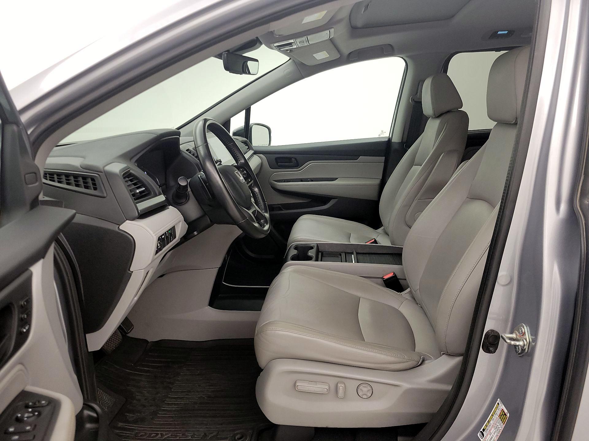 Thumbnail: 2018 Honda Odyssey - 11