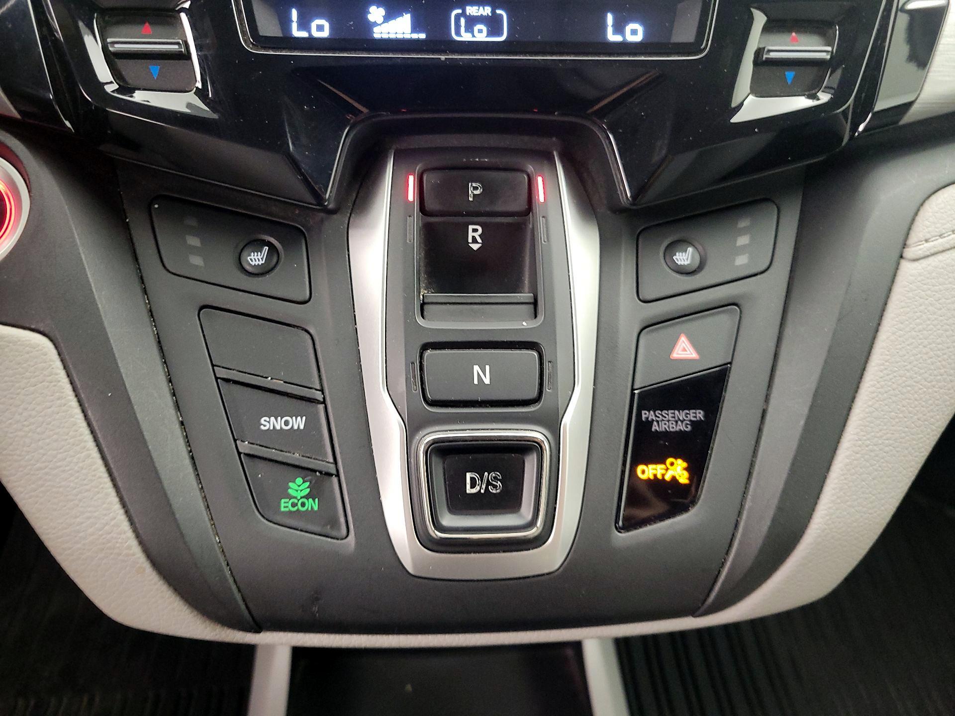 Thumbnail: 2018 Honda Odyssey - 17