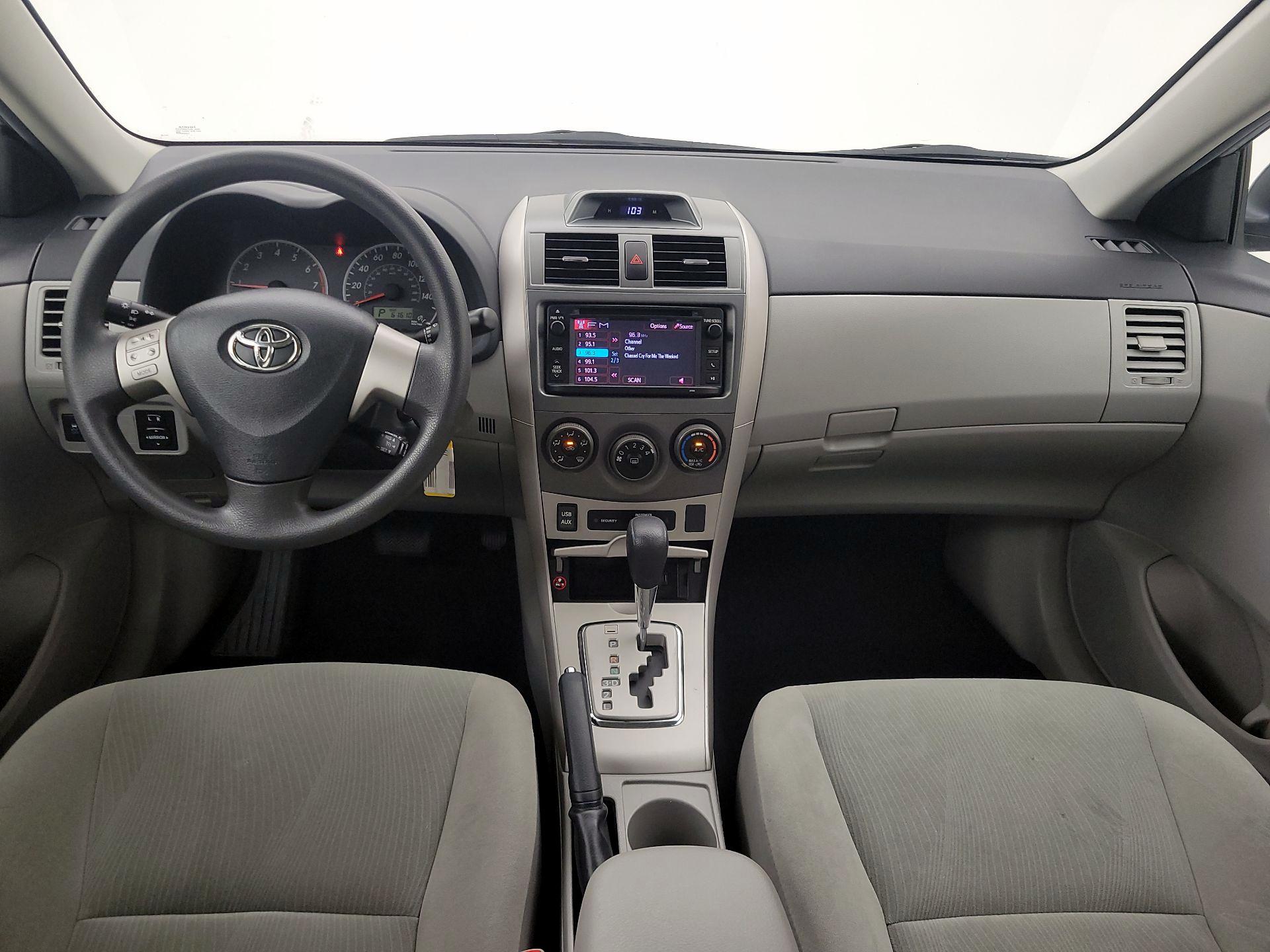 Thumbnail: 2013 Toyota Corolla - 9