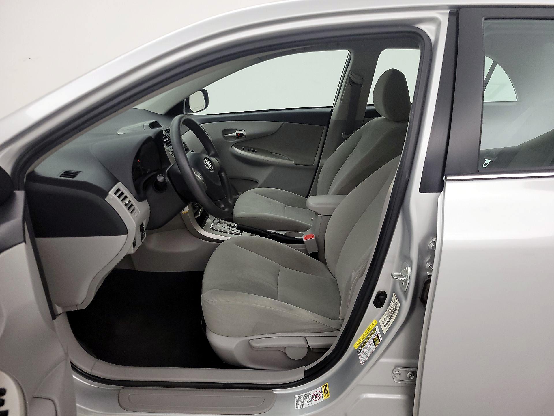 Thumbnail: 2013 Toyota Corolla - 11