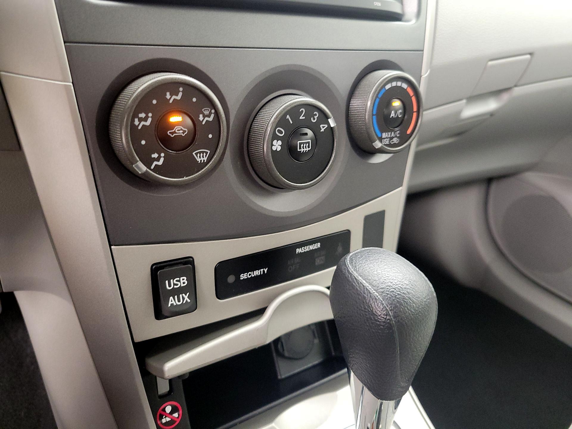 Thumbnail: 2013 Toyota Corolla - 15