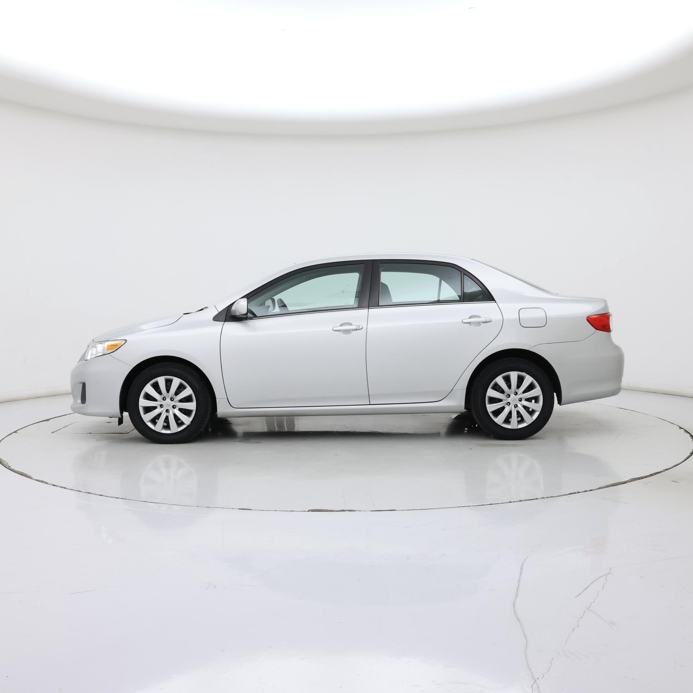 Thumbnail: 2013 Toyota Corolla - 3