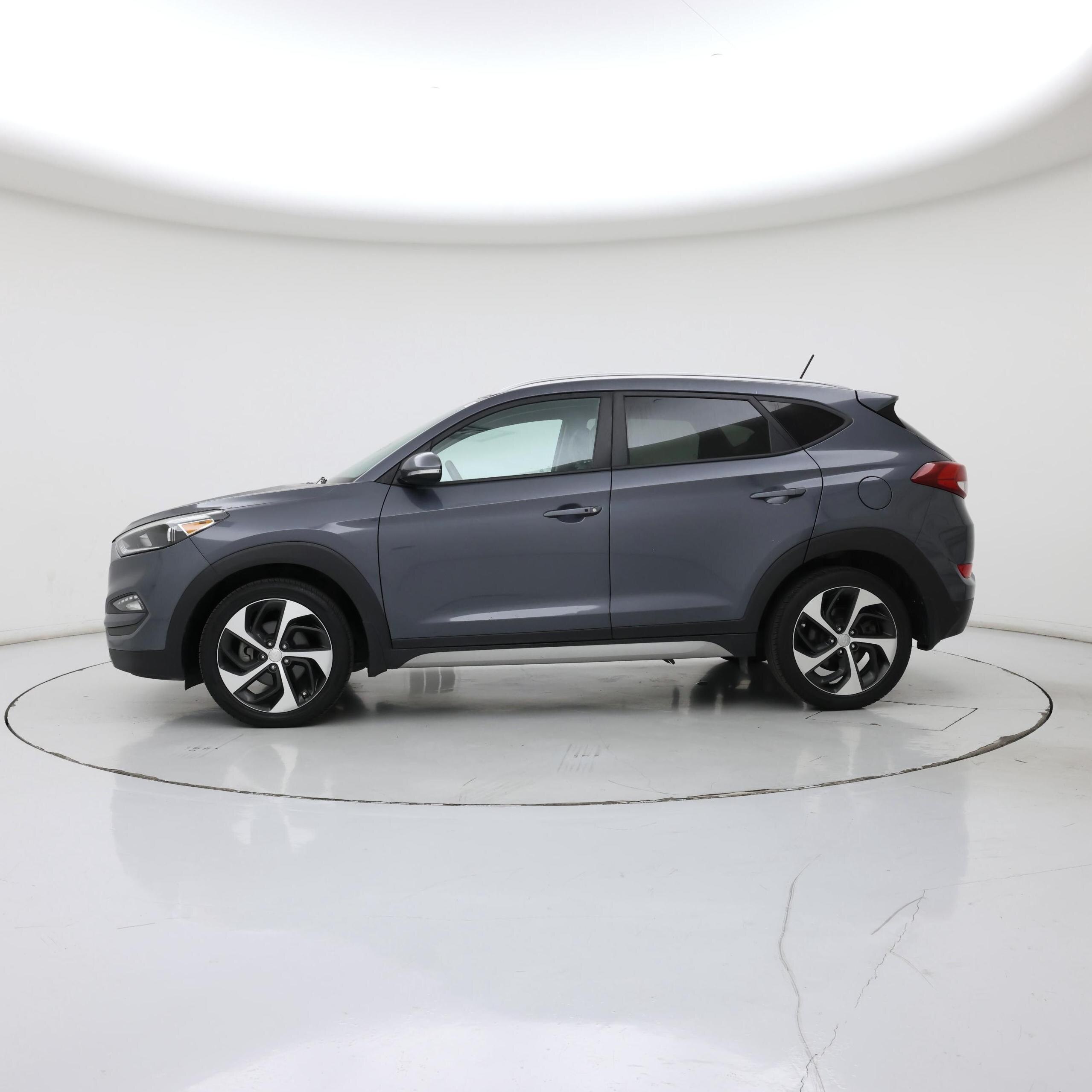 Thumbnail: 2017 Hyundai Tucson - 3