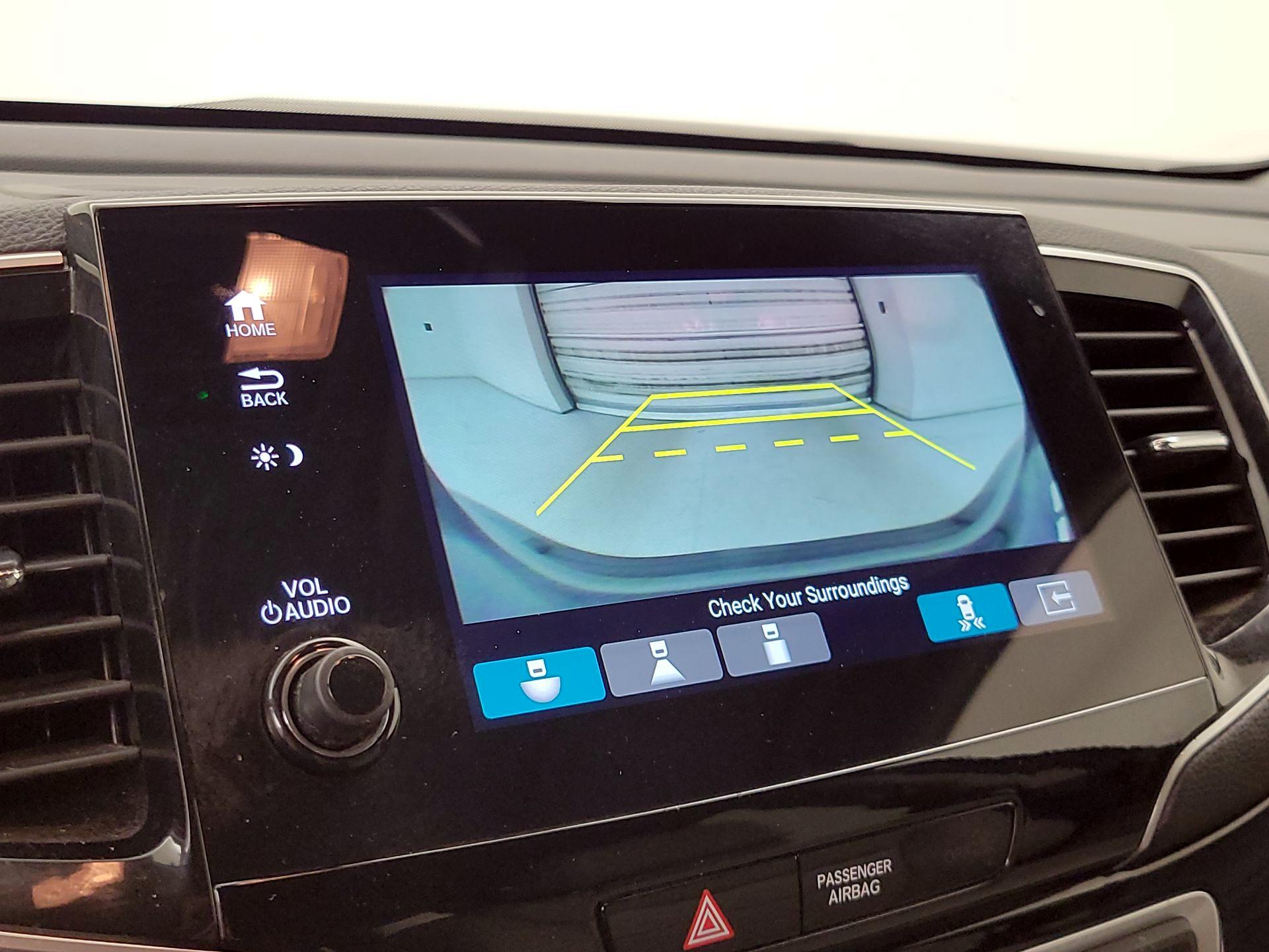 Thumbnail: 2019 Honda Pilot - 15