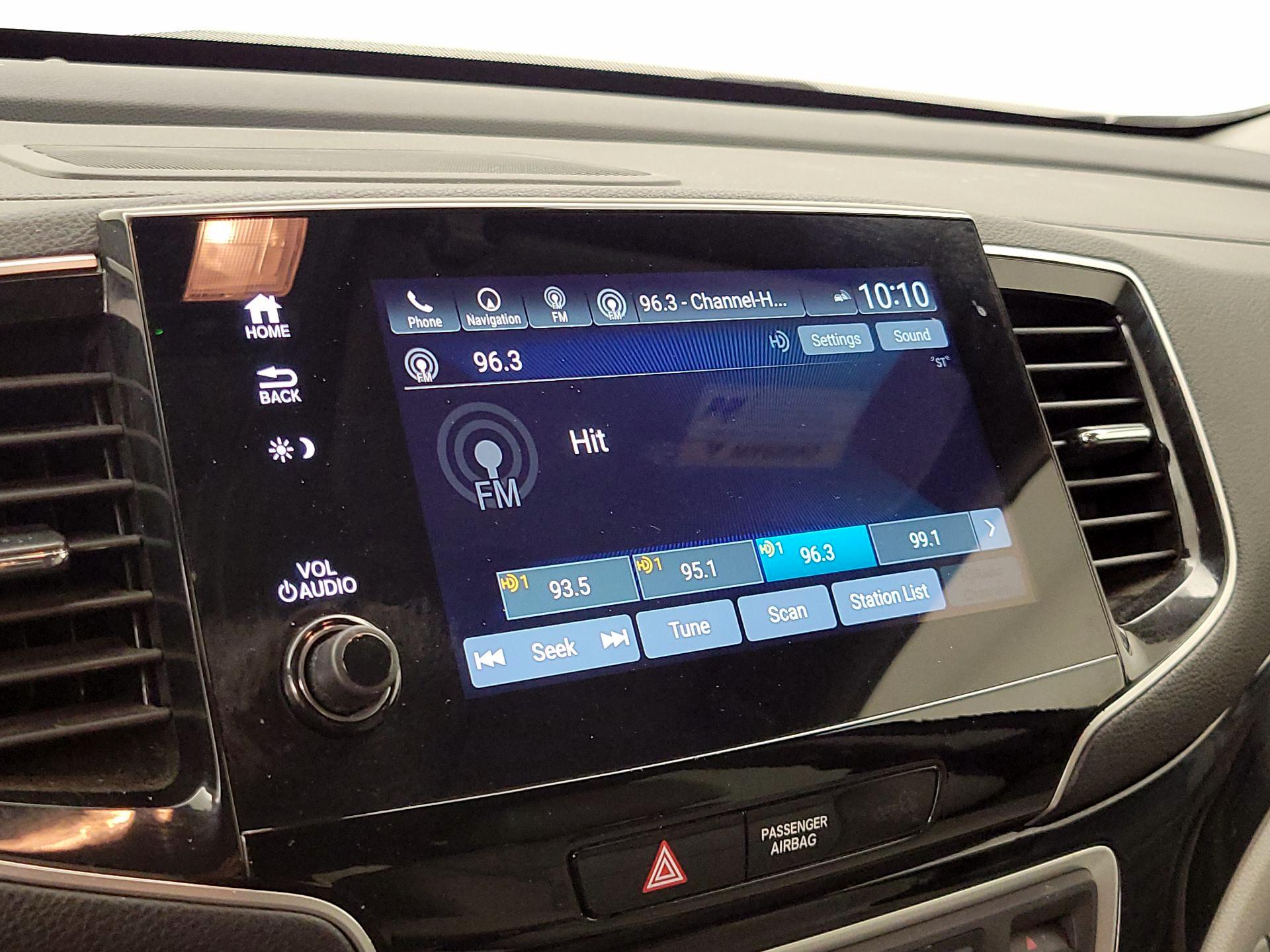 Thumbnail: 2019 Honda Pilot - 16