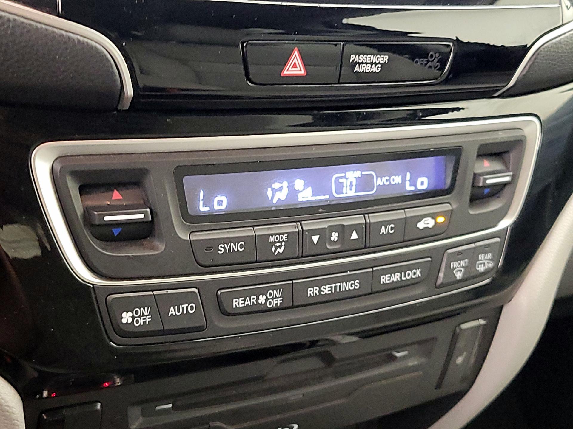 Thumbnail: 2019 Honda Pilot - 17