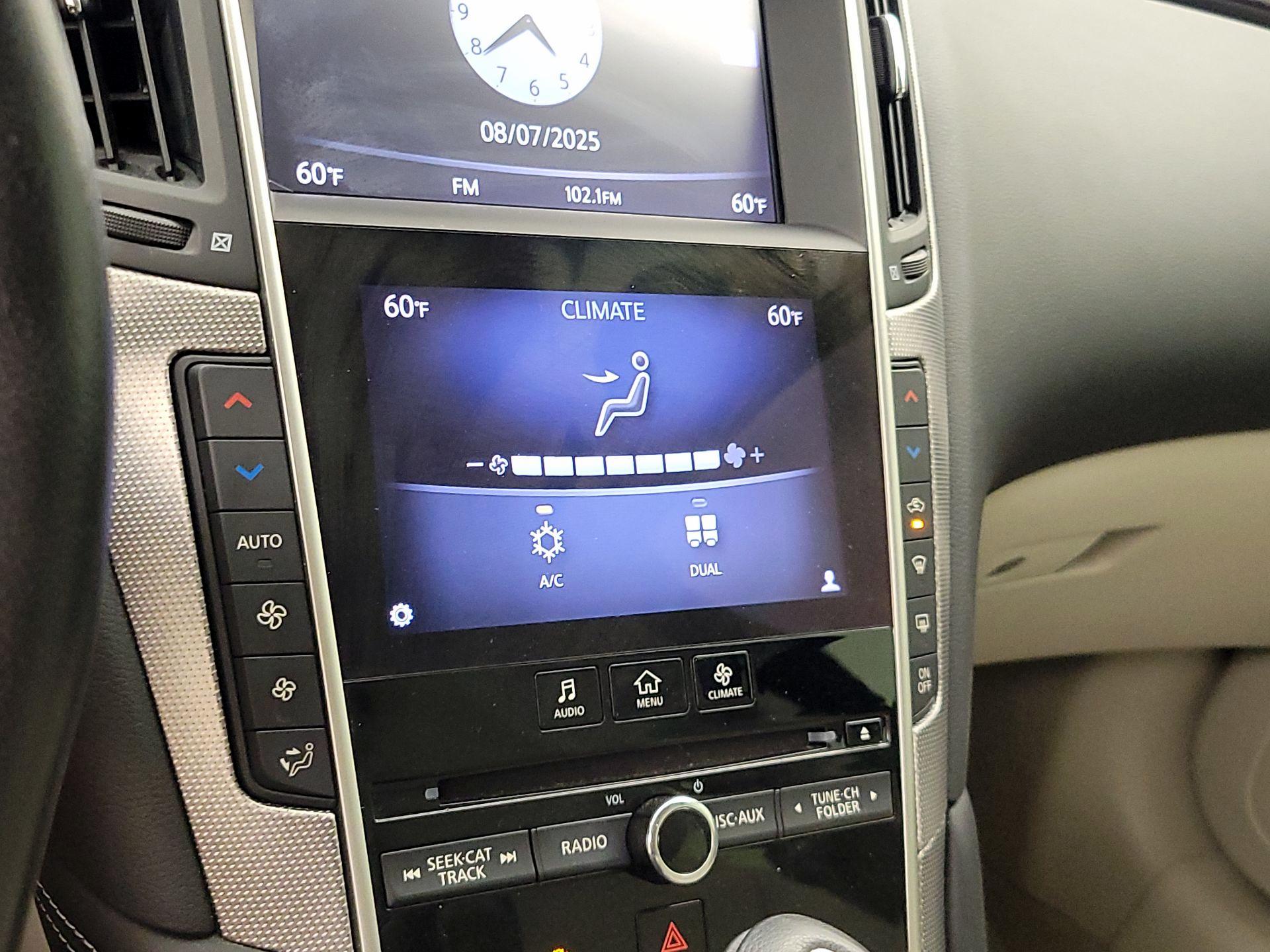 Thumbnail: 2015 INFINITI Q50 - 16
