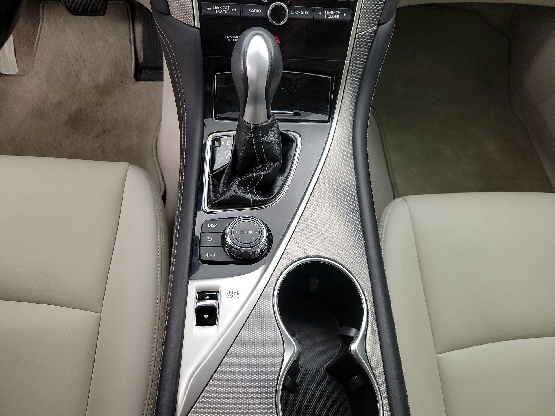 Thumbnail: 2015 INFINITI Q50 - 17
