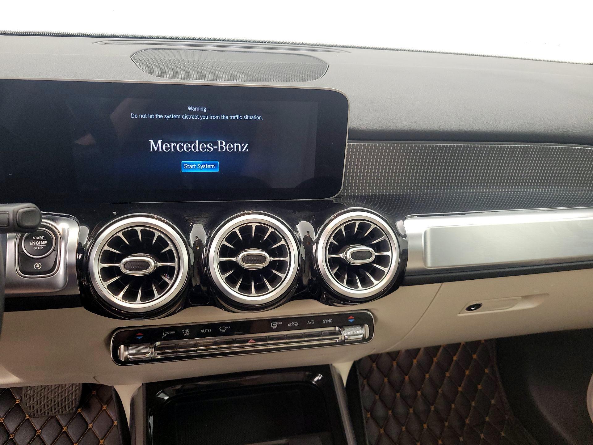 Thumbnail: 2020 Mercedes-Benz GLB - 15