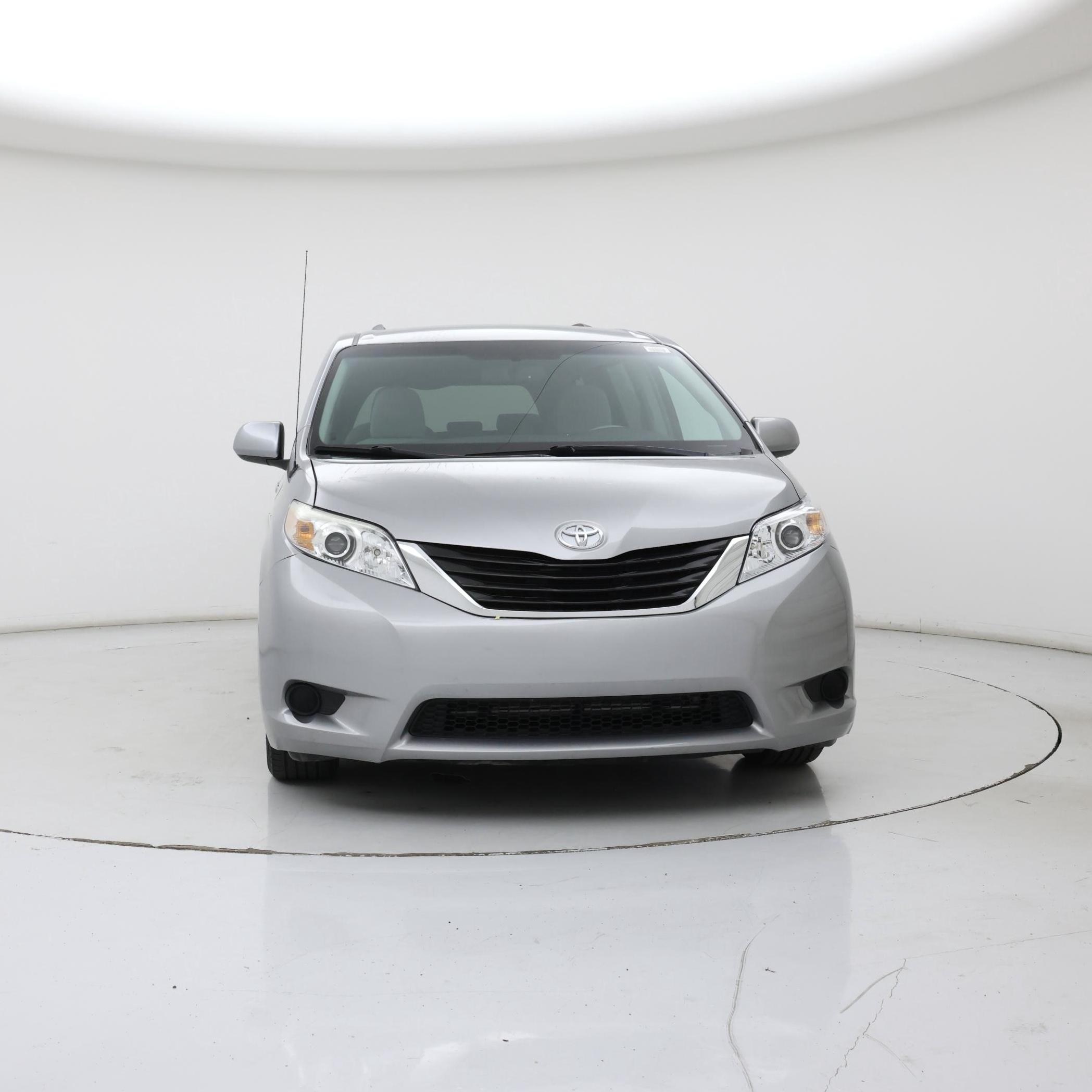 Thumbnail: 2014 Toyota Sienna - 5