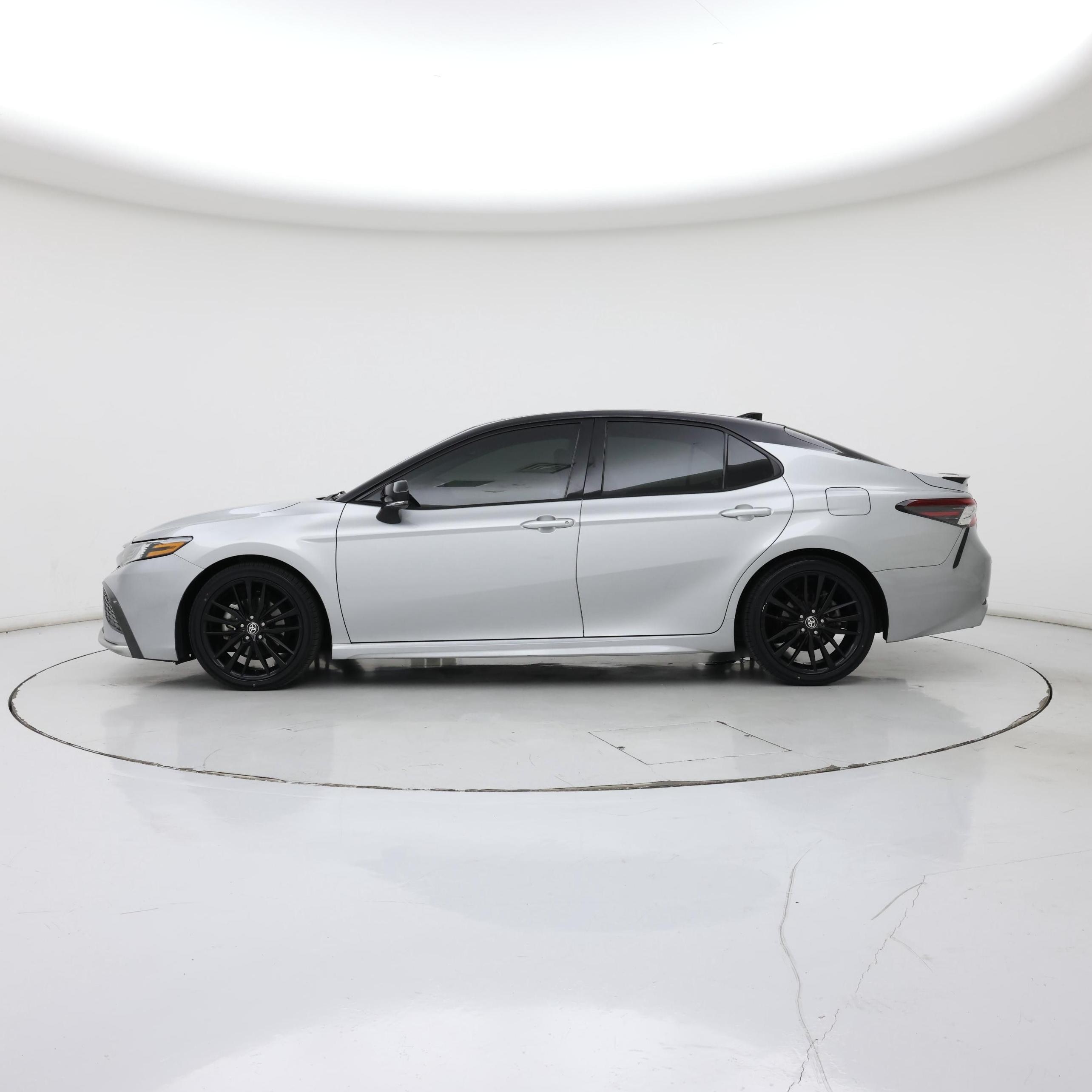 Thumbnail: 2021 Toyota Camry - 3