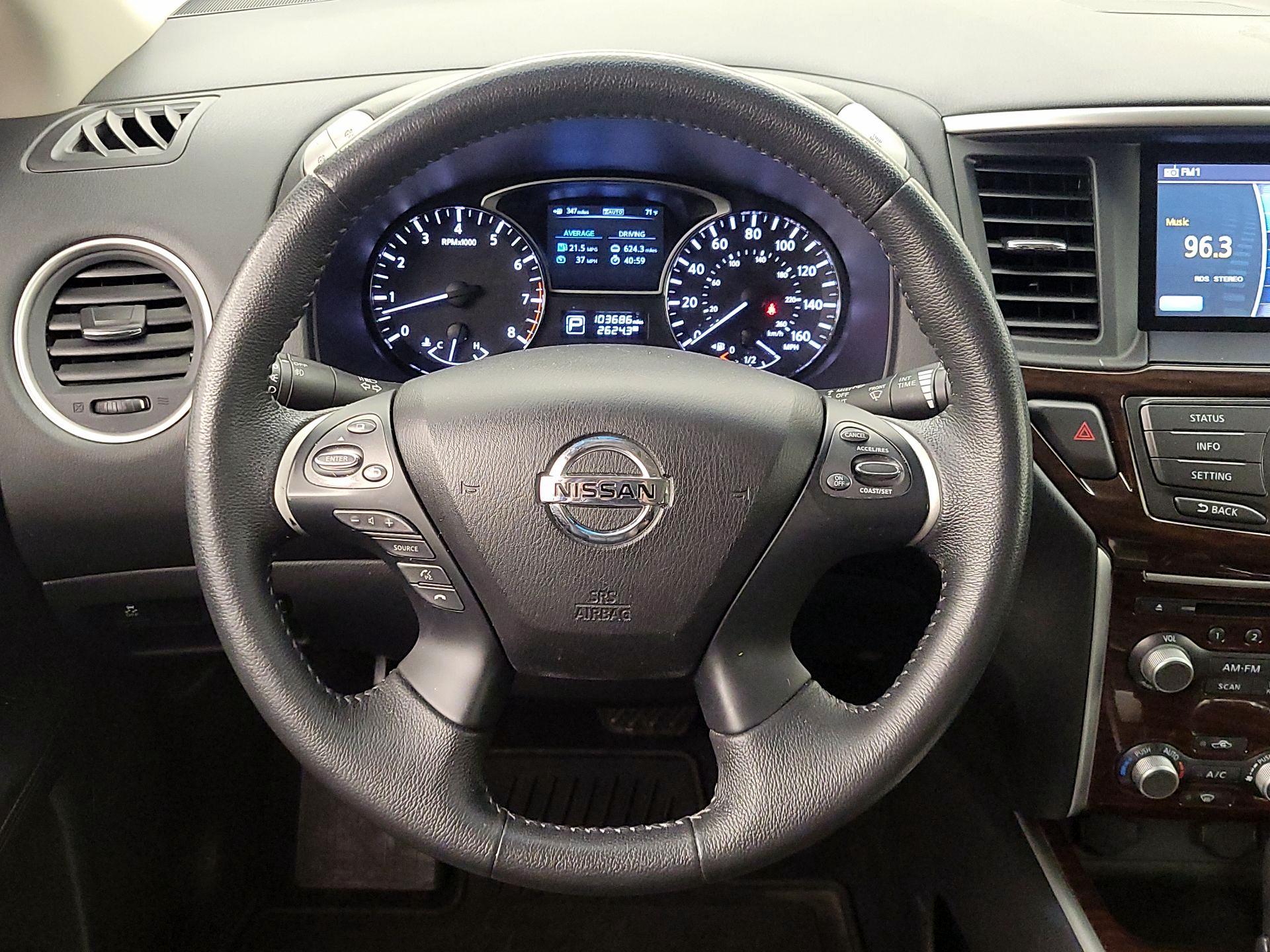 Thumbnail: 2013 Nissan Pathfinder - 10