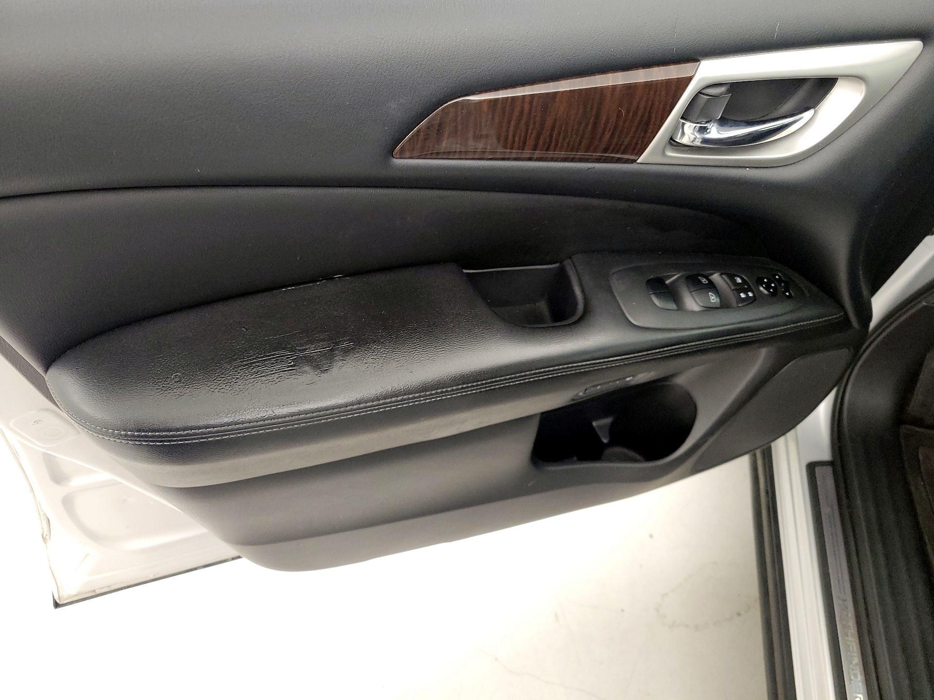 Thumbnail: 2013 Nissan Pathfinder - 12
