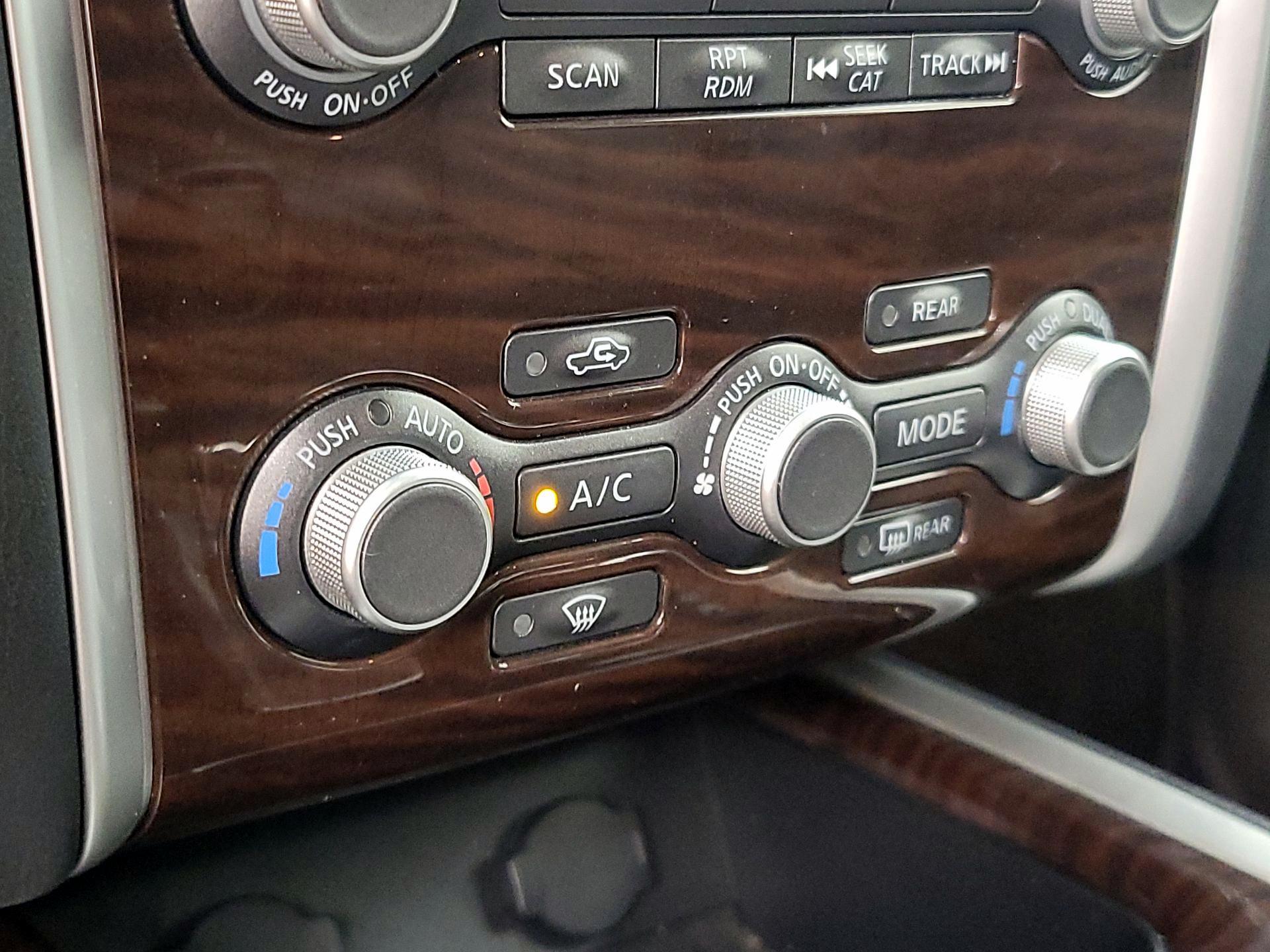 Thumbnail: 2013 Nissan Pathfinder - 16