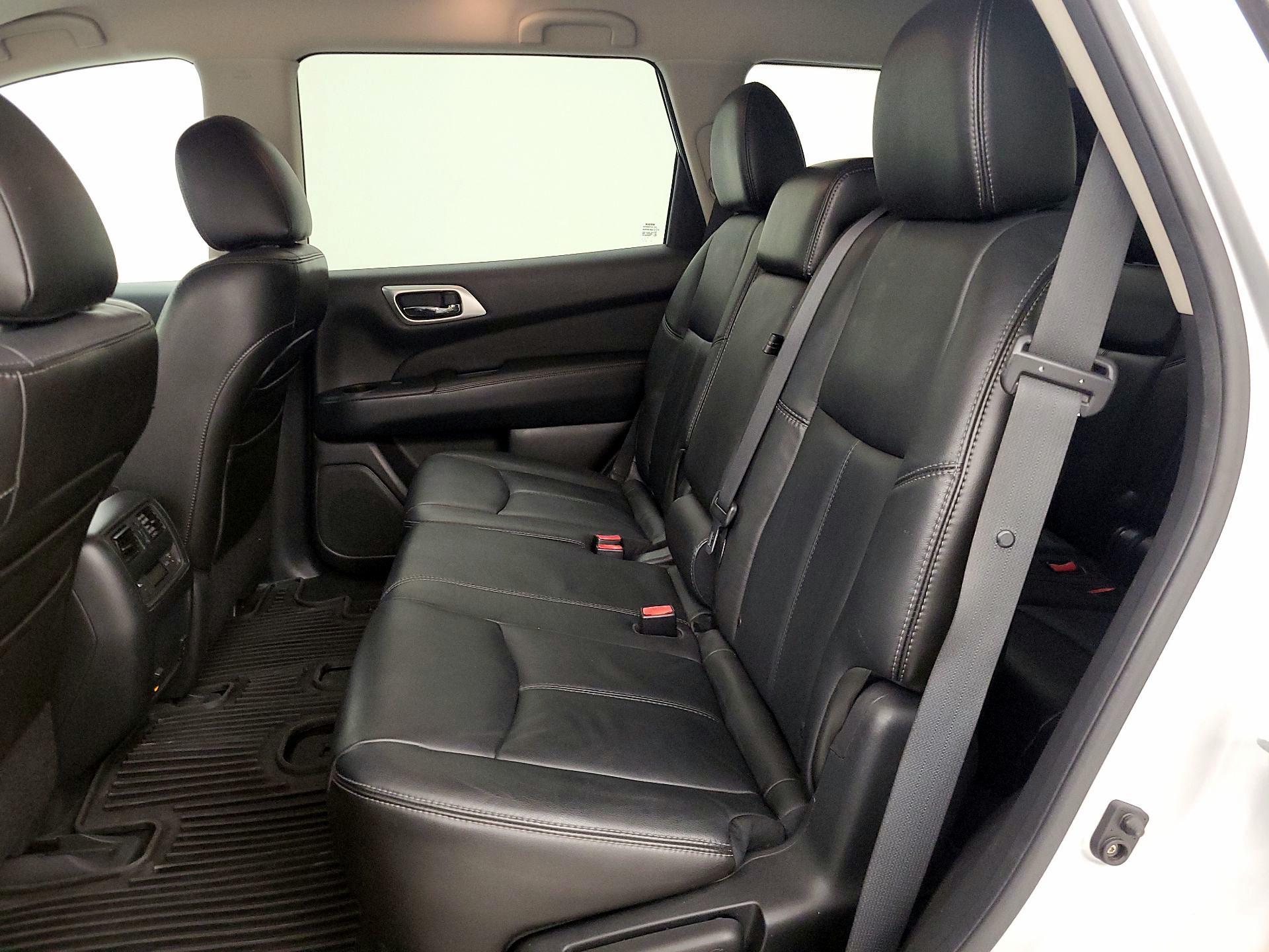 Thumbnail: 2013 Nissan Pathfinder - 19