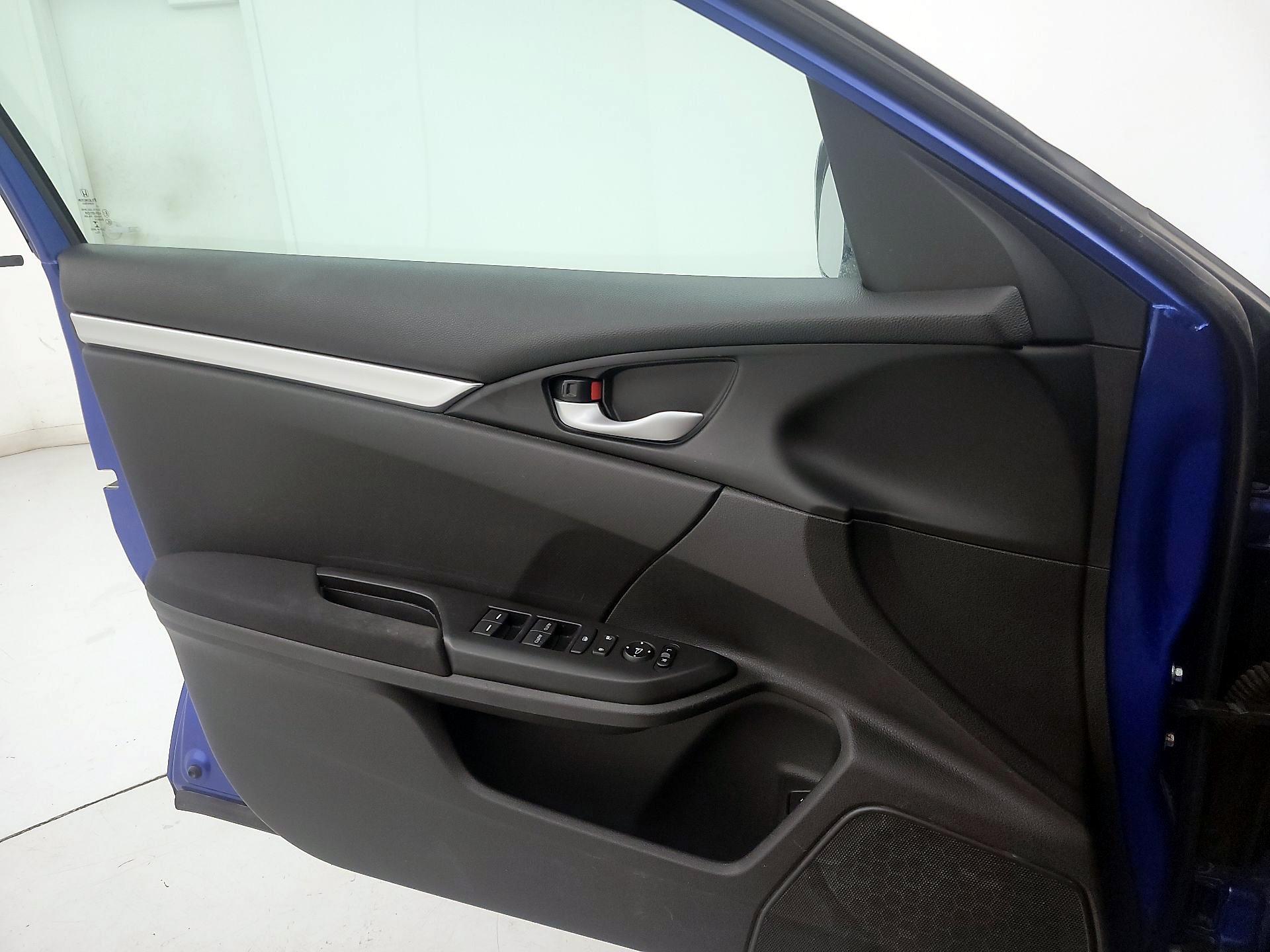 Thumbnail: 2016 Honda Civic - 12
