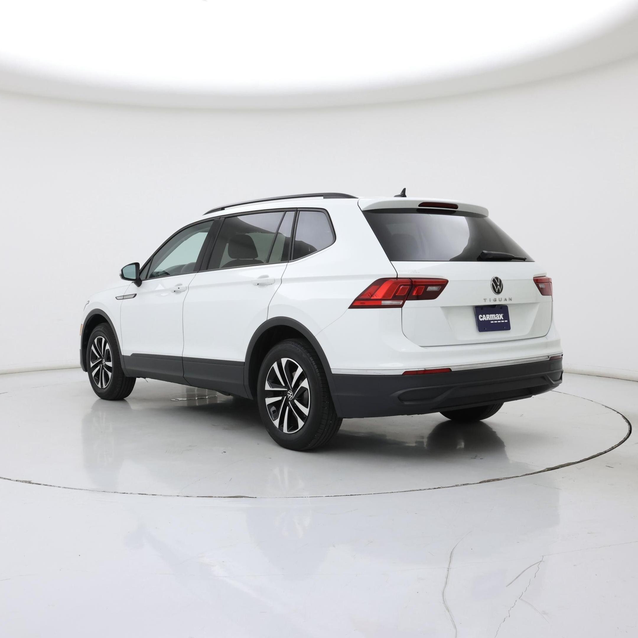 Thumbnail: 2023 Volkswagen Tiguan - 2